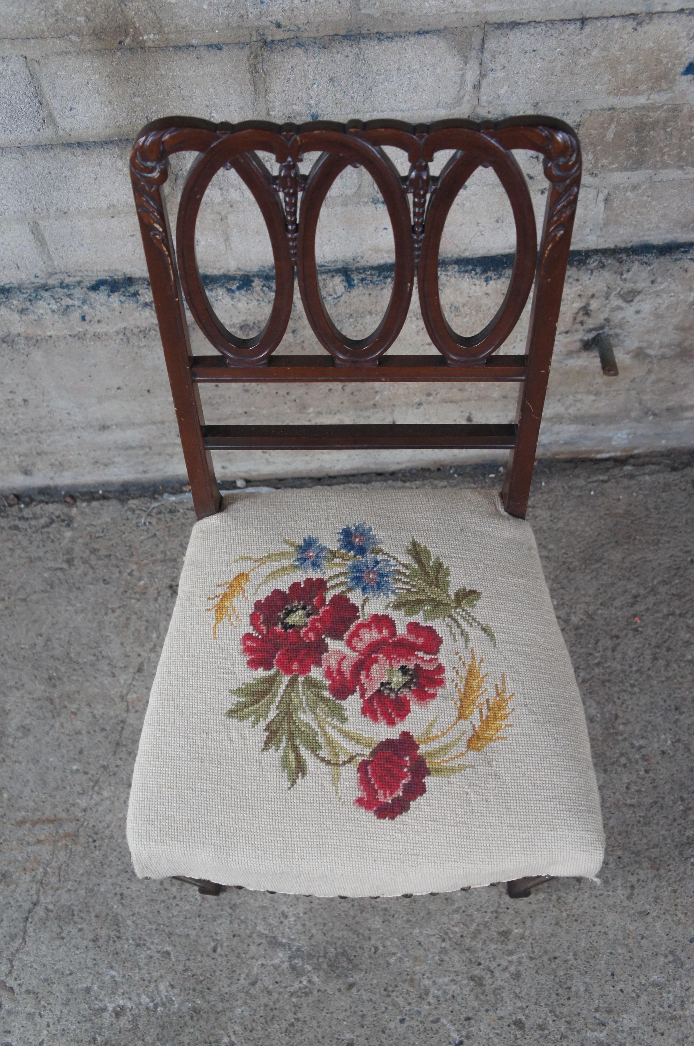 20th Century Antique Hepplewhite Mahogany Needlepoint Hoop Back Side Dining Accent Chair  For Sale