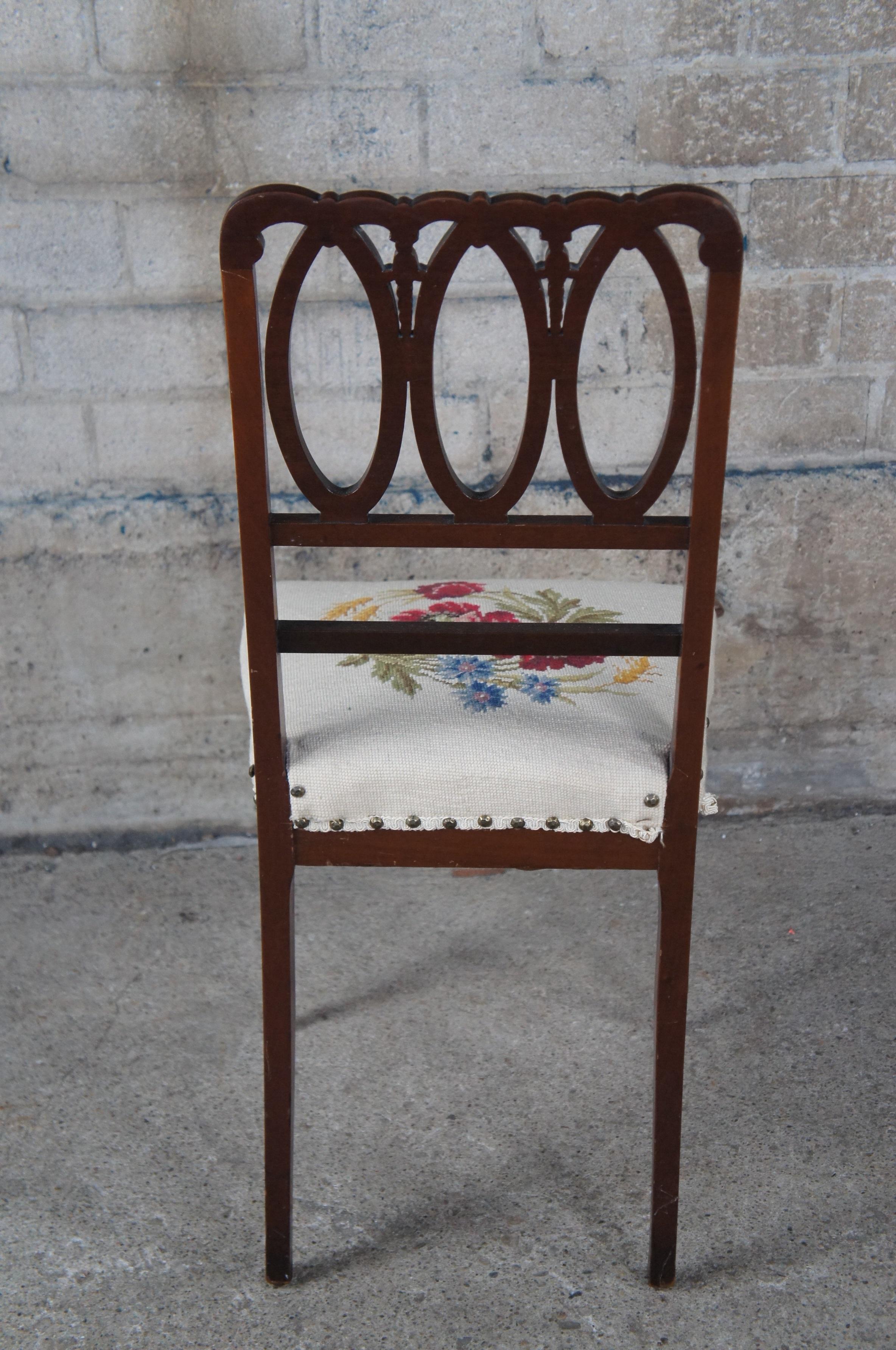 Antique Hepplewhite Mahogany Needlepoint Hoop Back Side Dining Accent Chair  For Sale 3