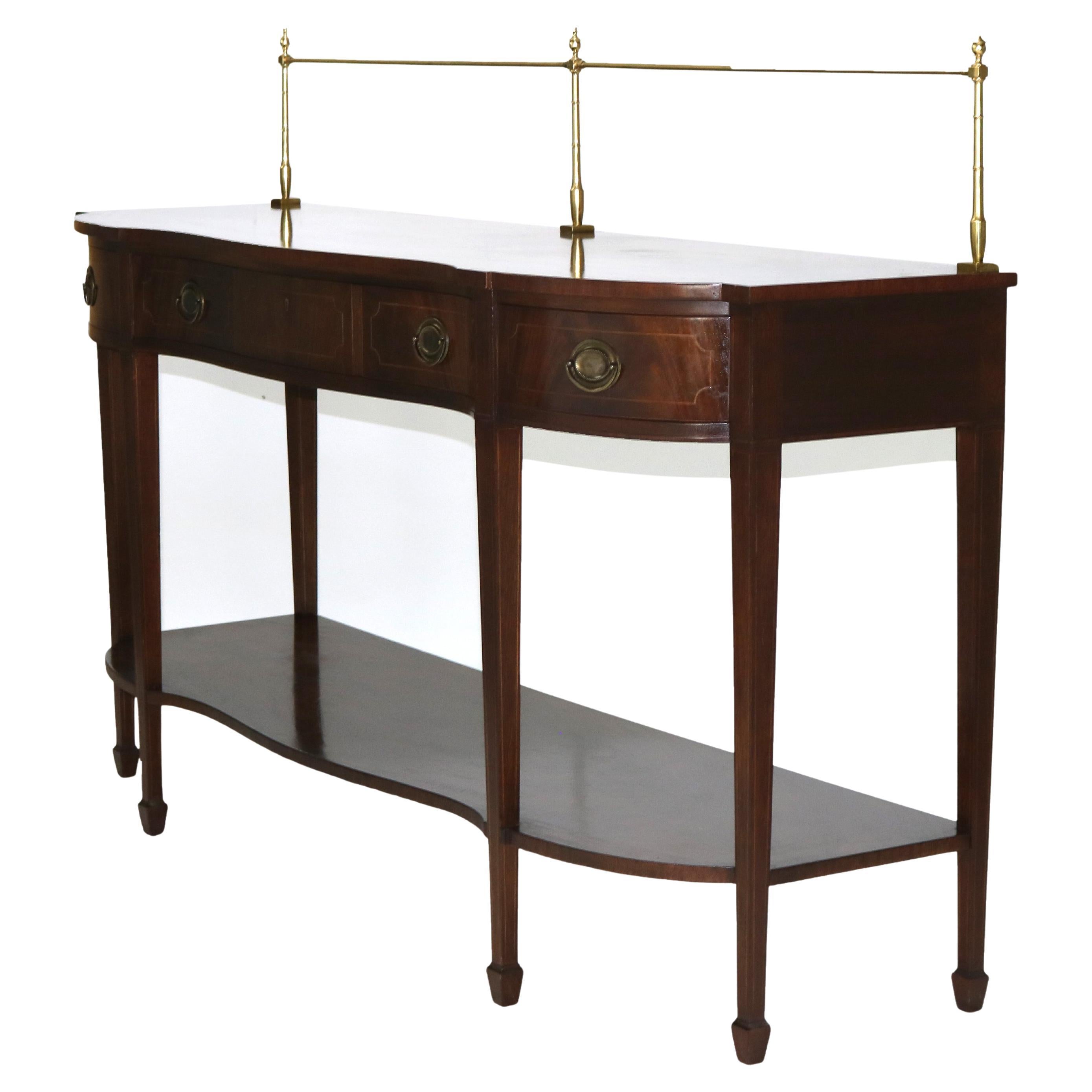 Buffet serpentin de style Hepplewhite en acajou flamboyant avec rallonge en laiton