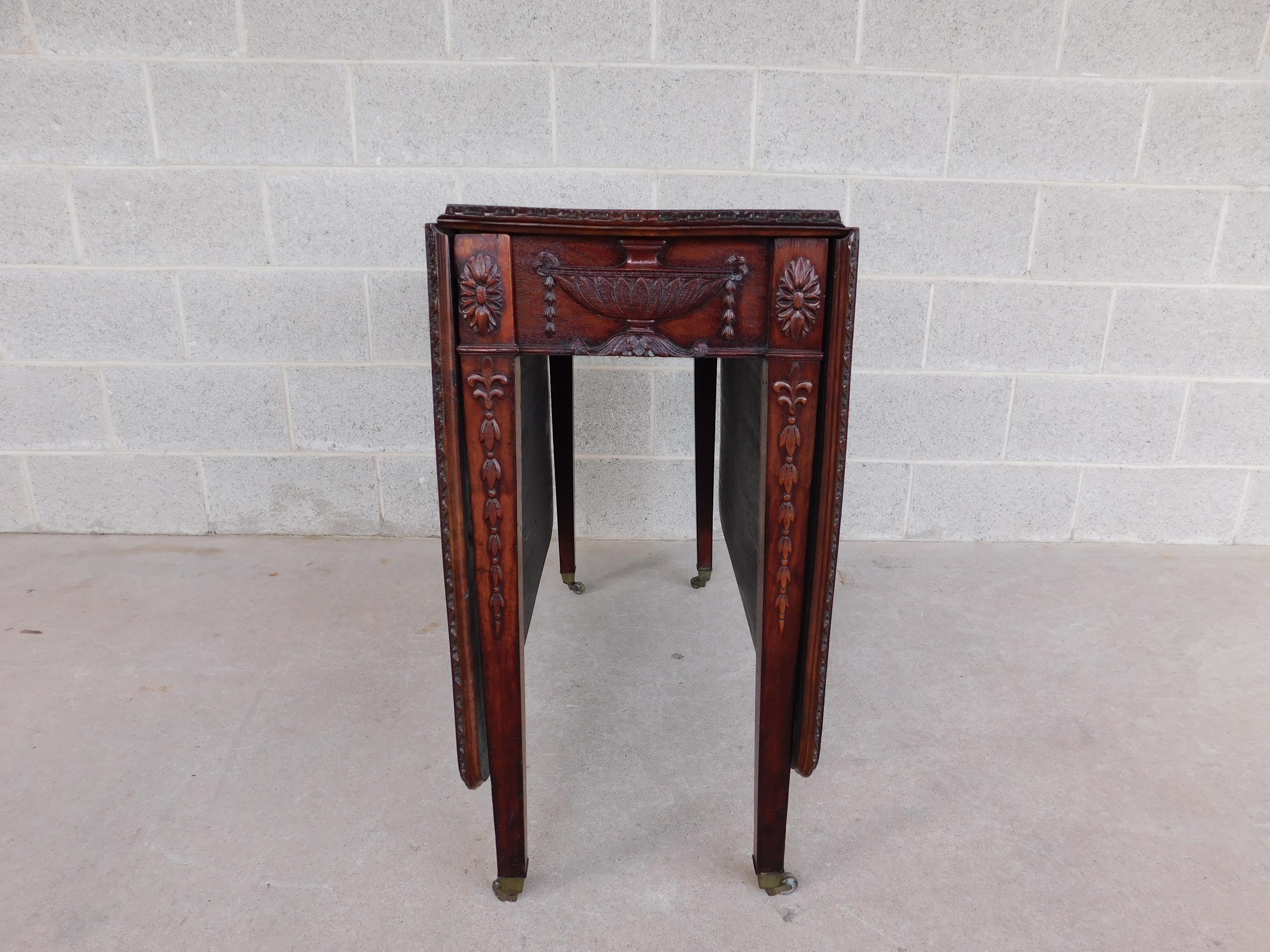 American Antique Hepplewhite Style Mahogany Drop Side Accent Table For Sale