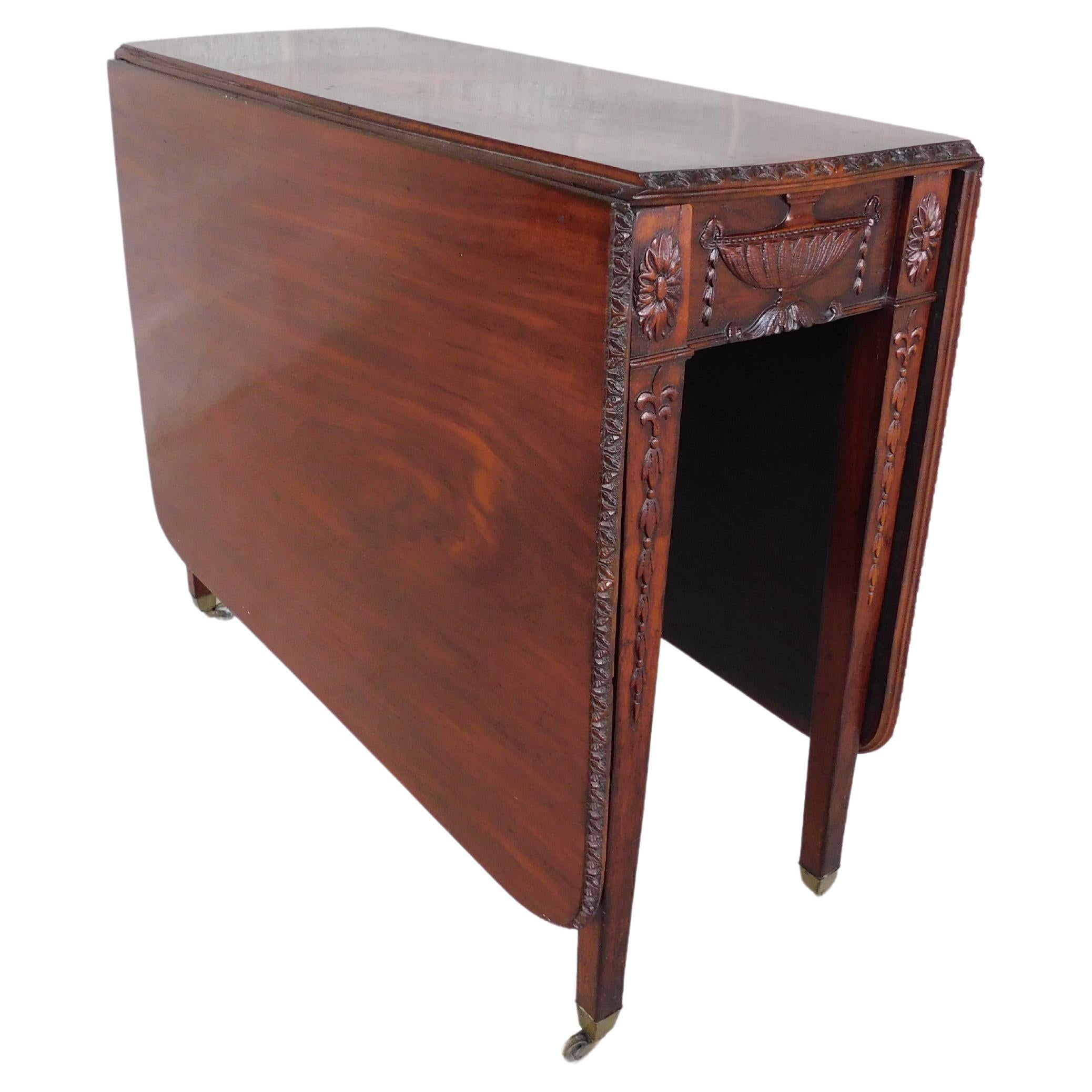 Antique Hepplewhite Style Mahogany Drop Side Accent Table For Sale