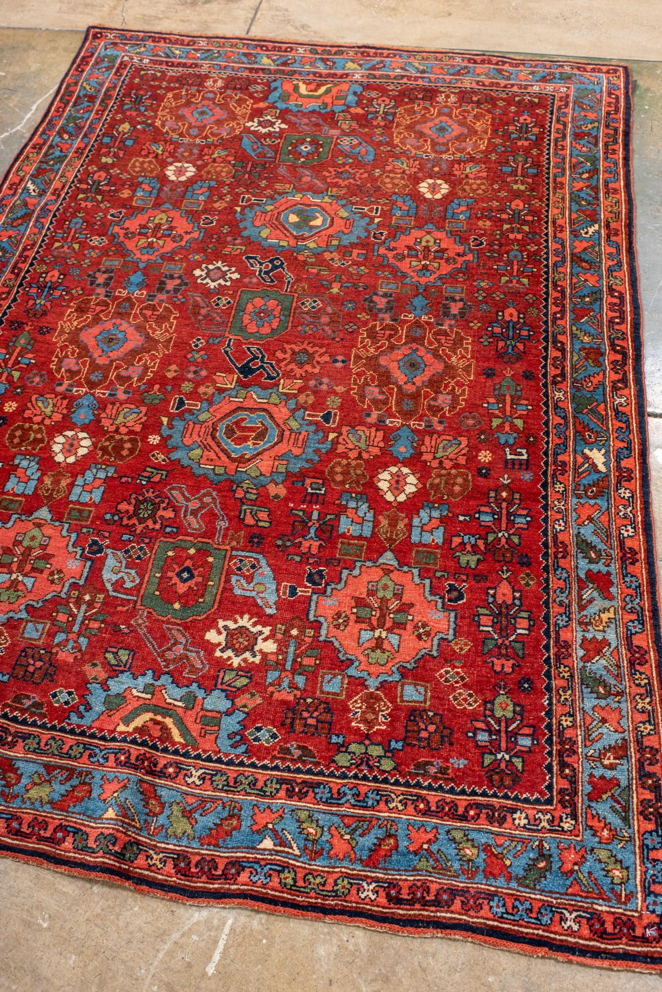 Antiker Herati-Bidjar mit rotem Feld und blauen Details (Persisch) im Angebot