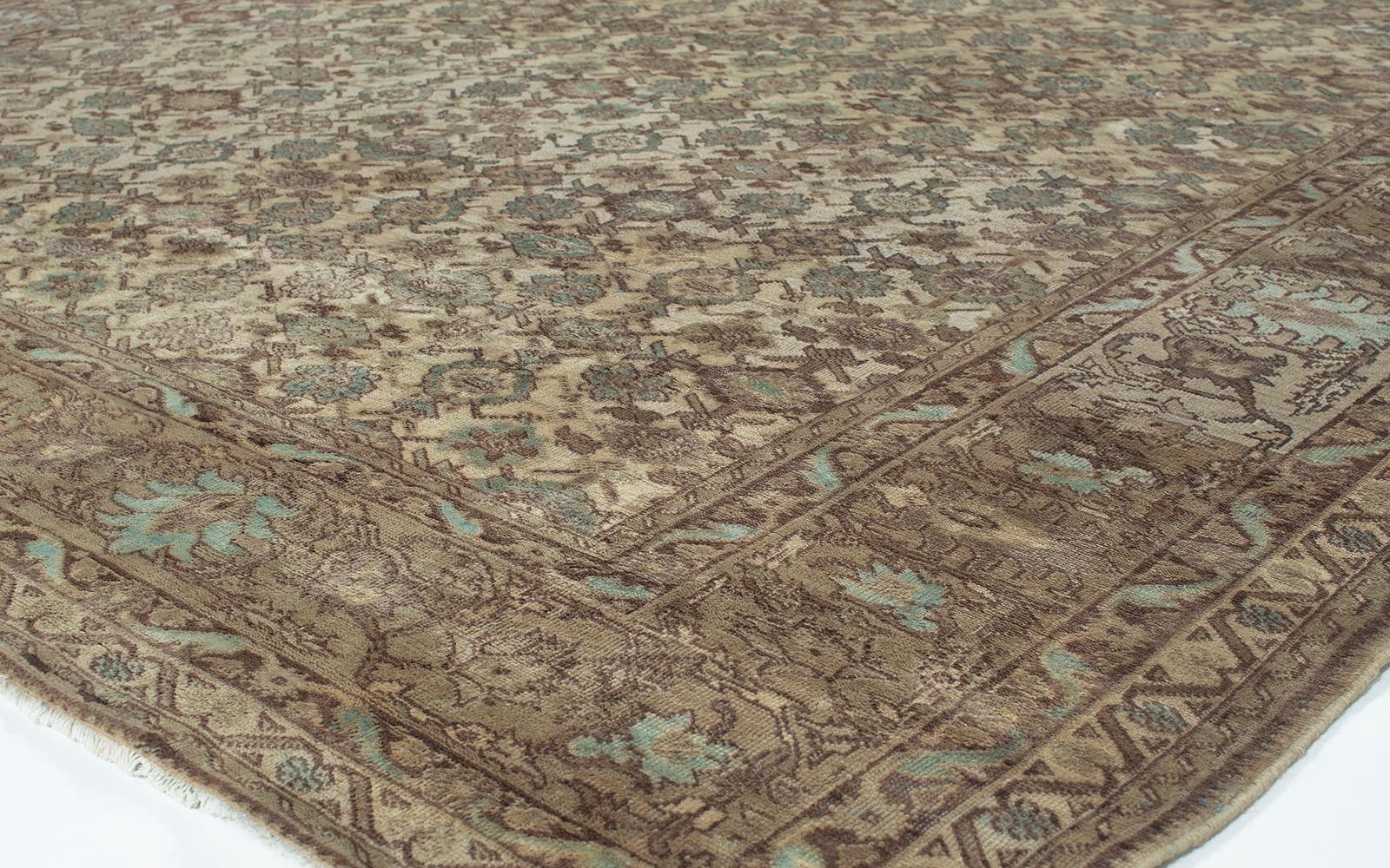 Antique Herati Rug with Geometric Motifs In Good Condition For Sale In New York, NY
