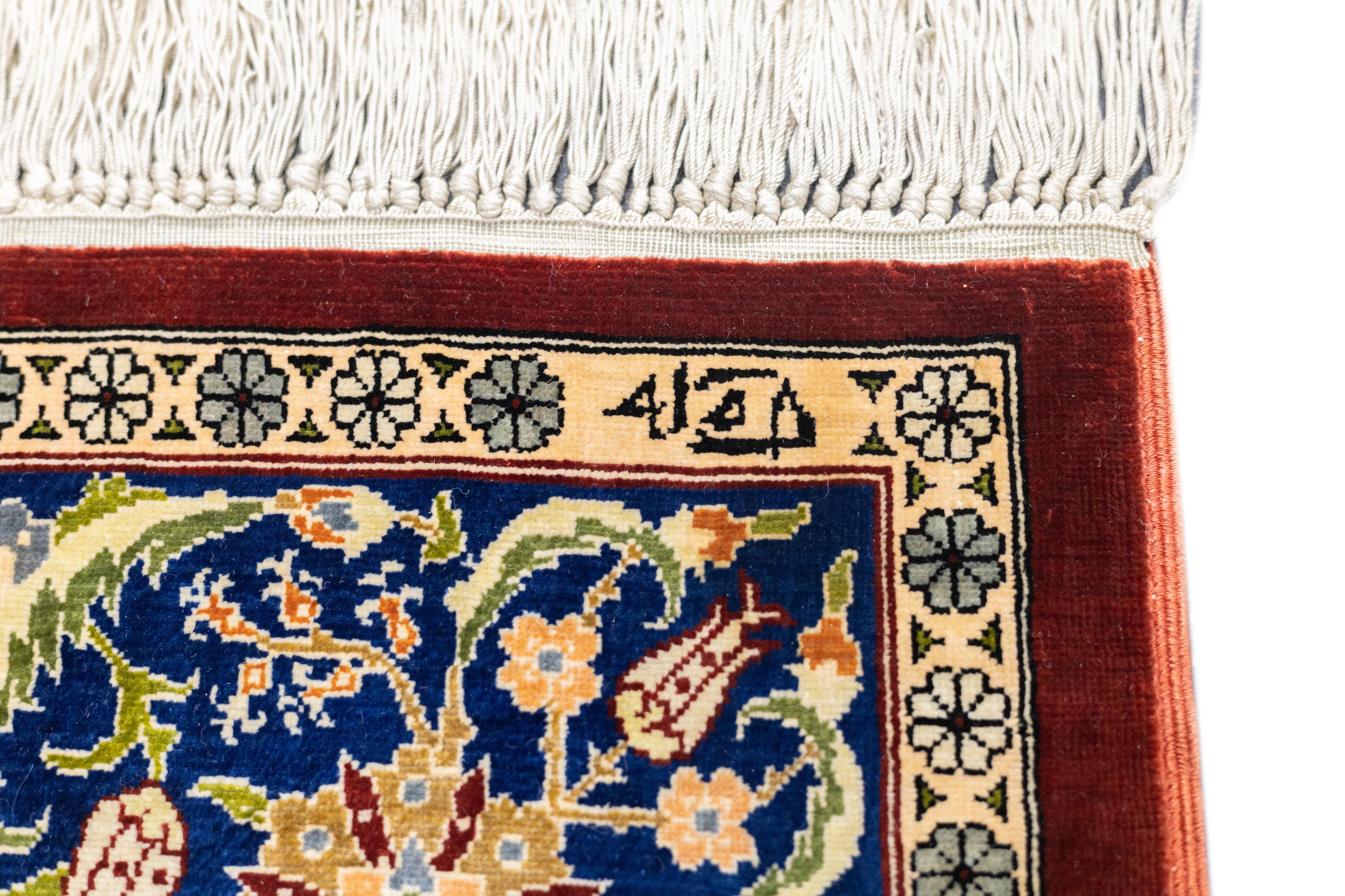Antiker Hereke-Teppich 4'1'' x 5'11'' (Handgeknüpft) im Angebot