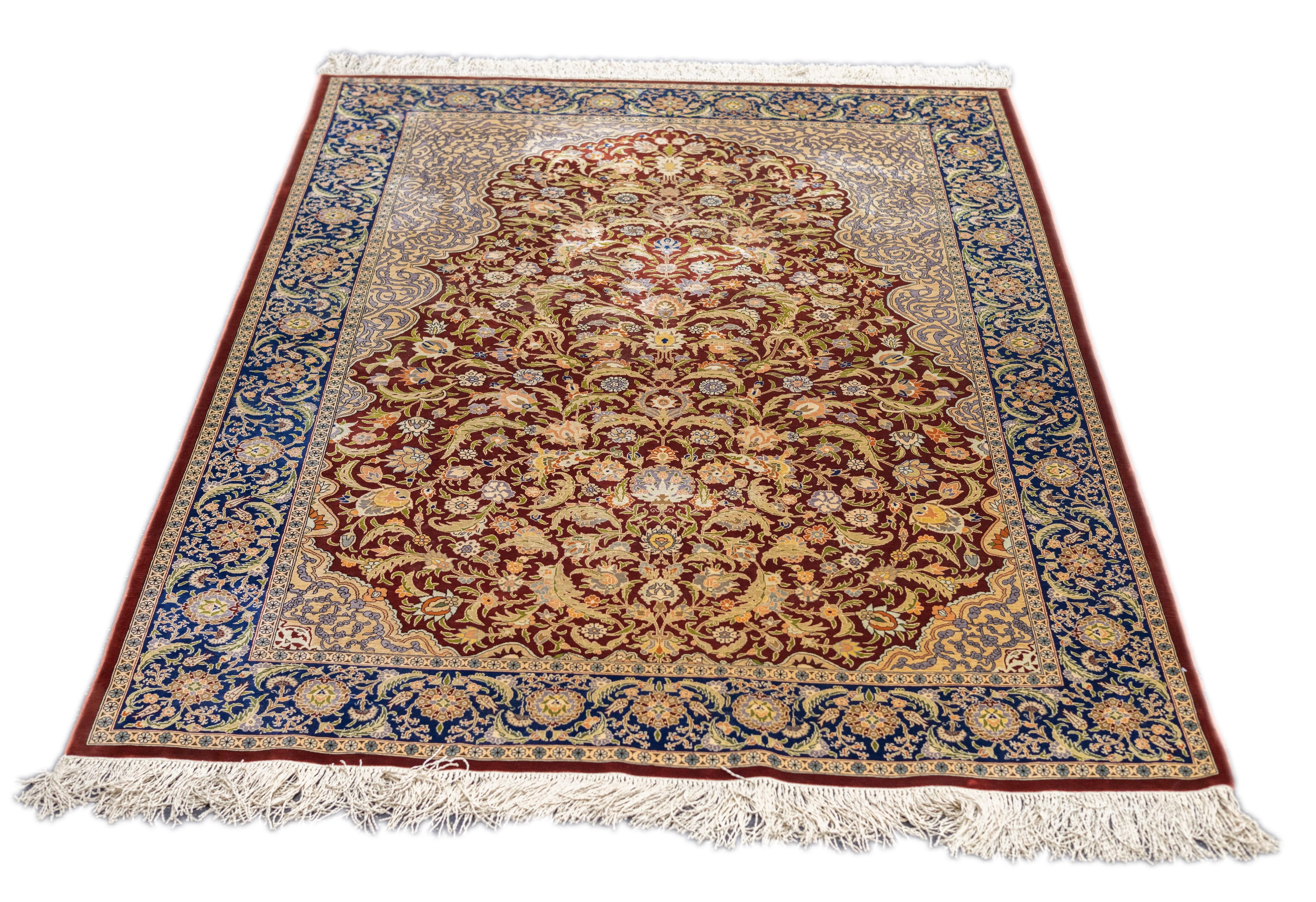 Antiker Hereke-Teppich 4'1'' x 5'11'' im Zustand „Gut“ im Angebot in New York, NY