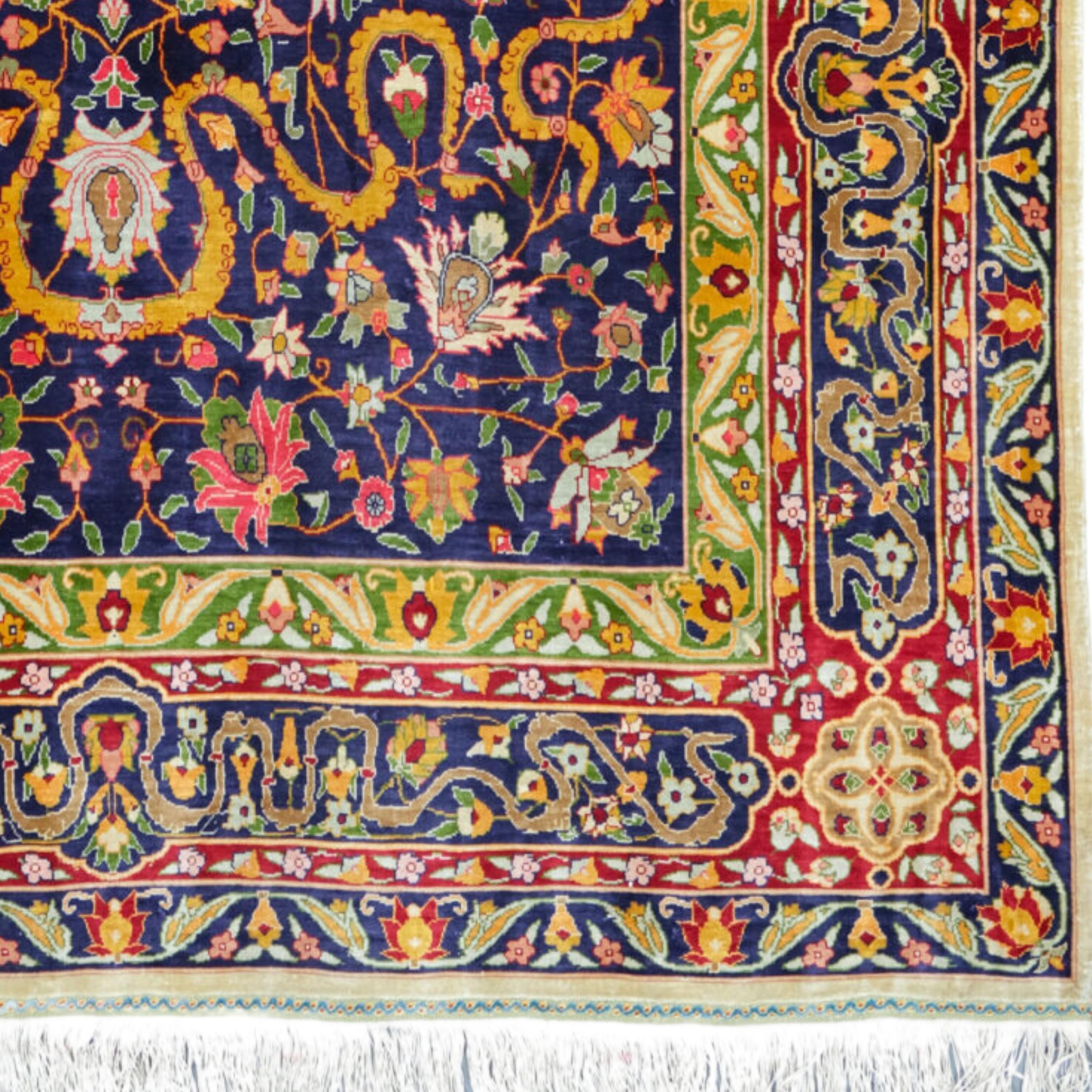 Antique Hereke Silk Rug - Turkish Silk Hereke Carpet Late 20th Century For Sale 2