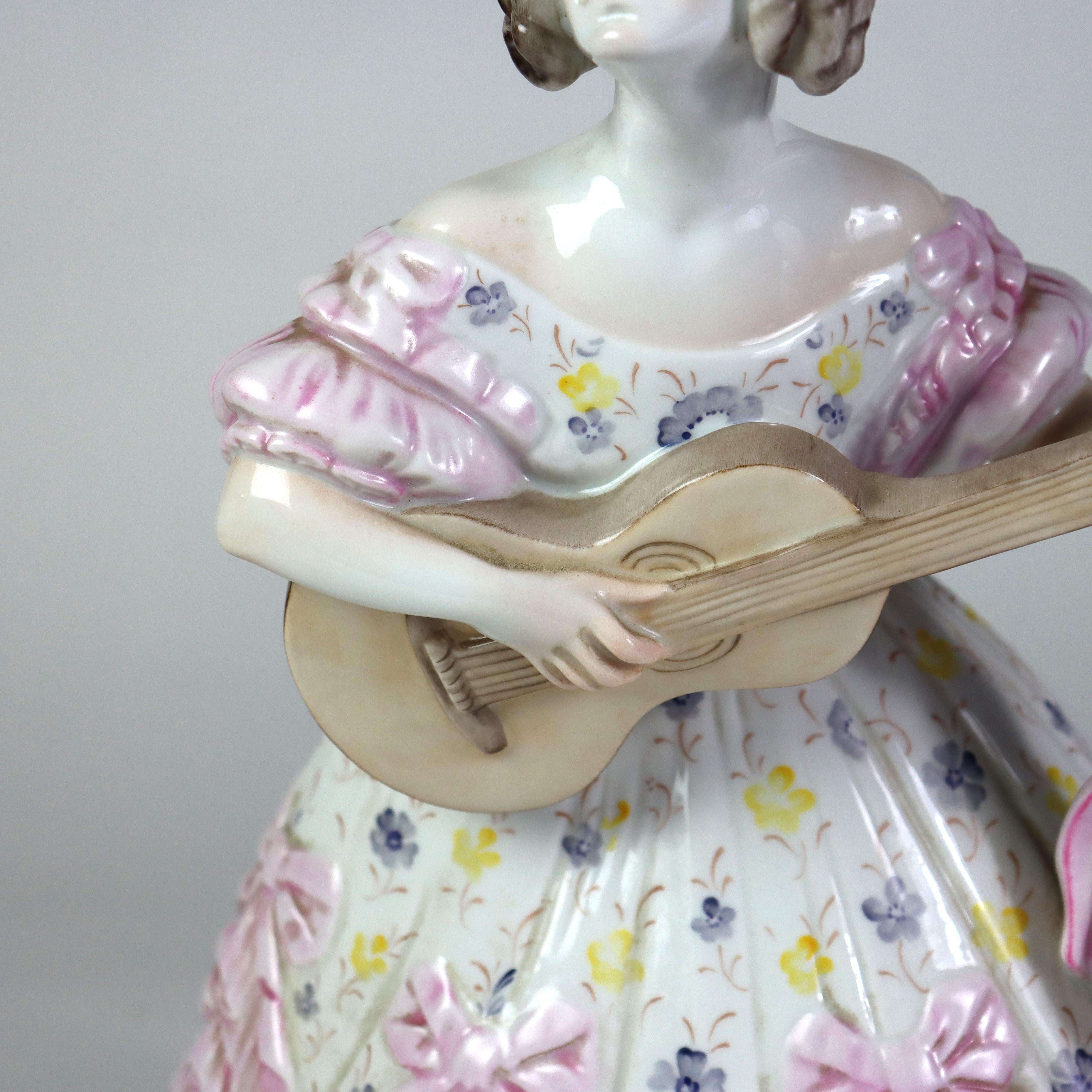 Antike Herend Porzellan Figur einer Gitarristin C1850 (19. Jahrhundert) im Angebot