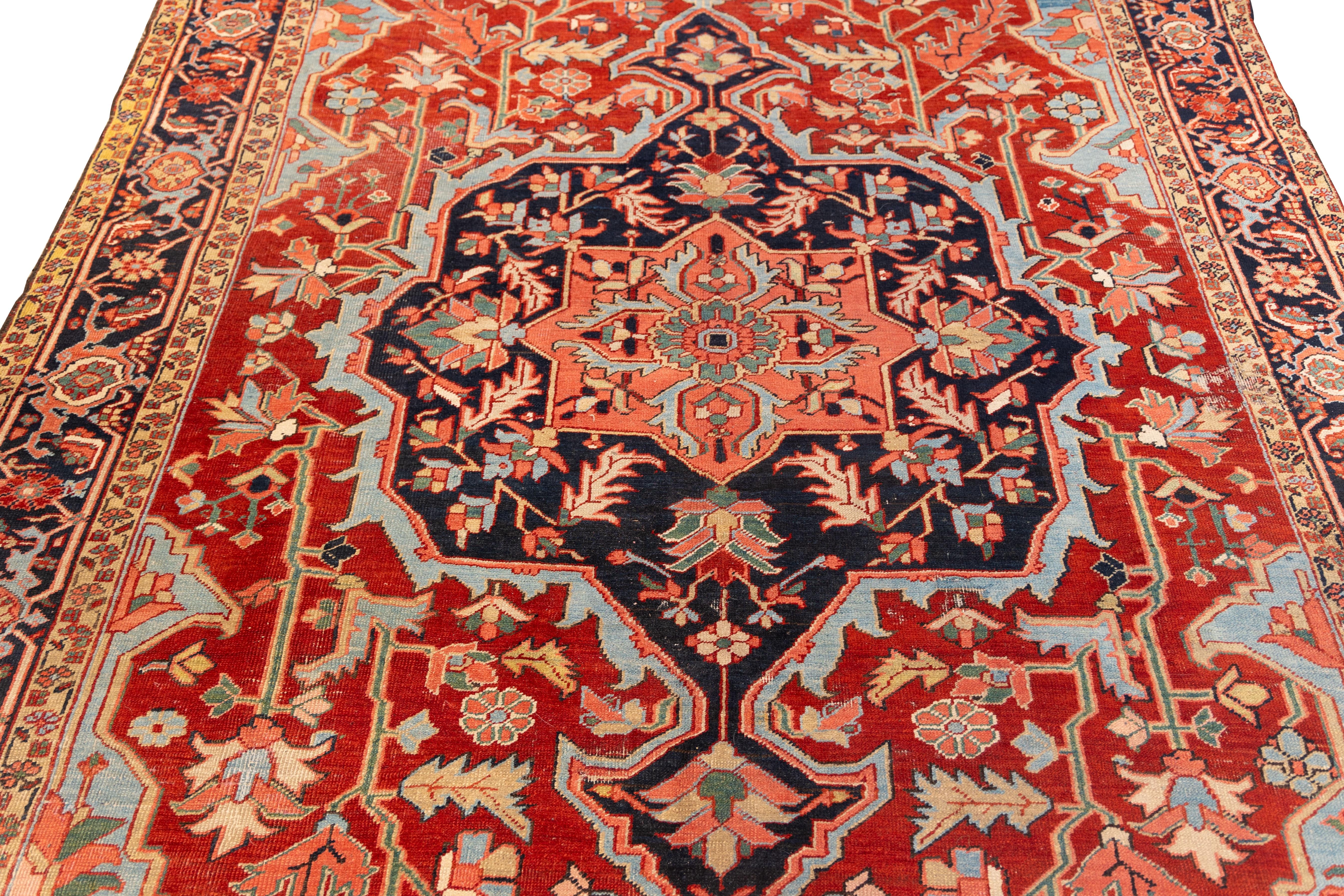 Hand-Woven Antique Heriz 20th cent. For Sale