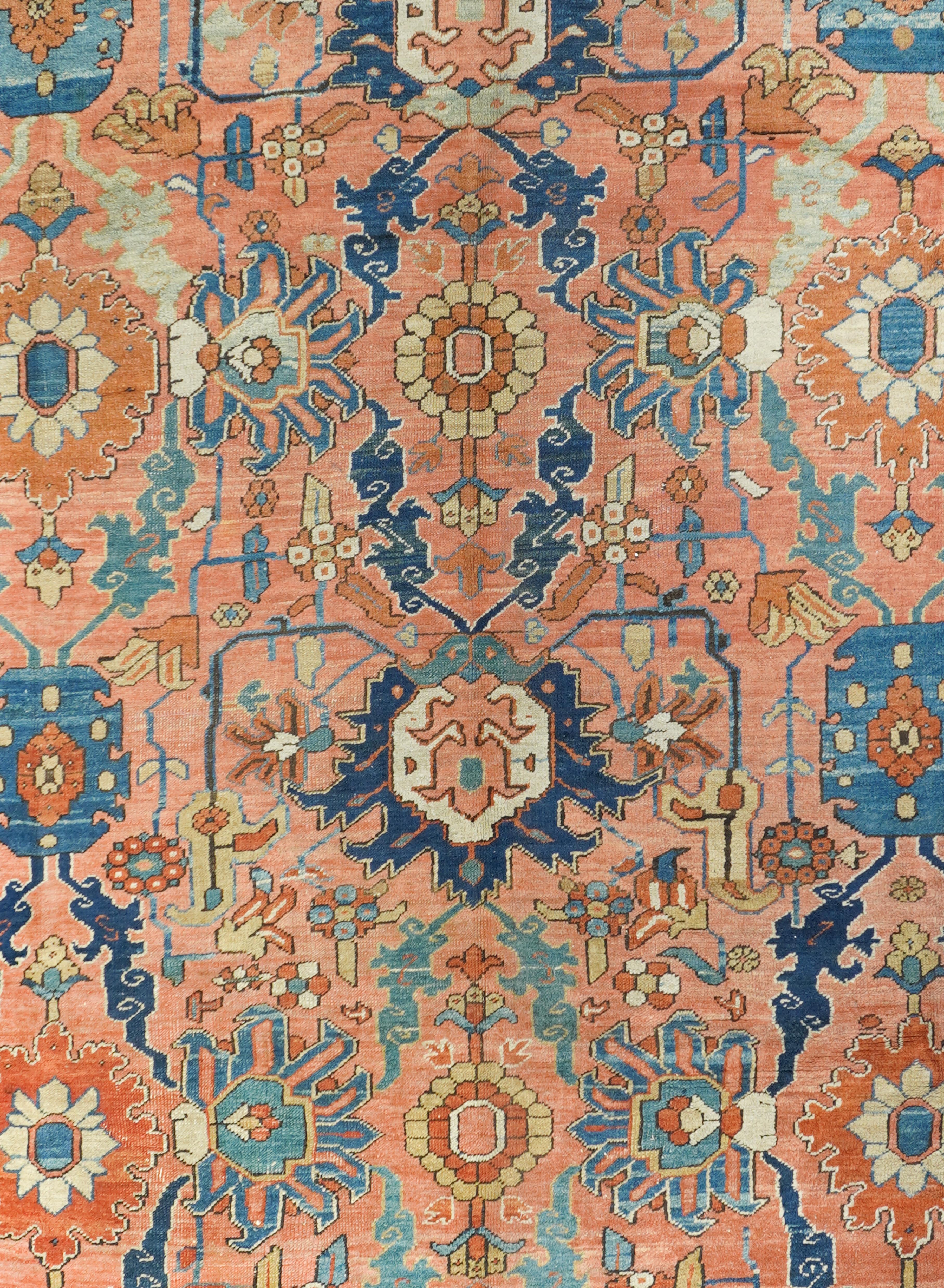 Antique Heriz Bakshayesh Rug In Good Condition For Sale In New York, NY
