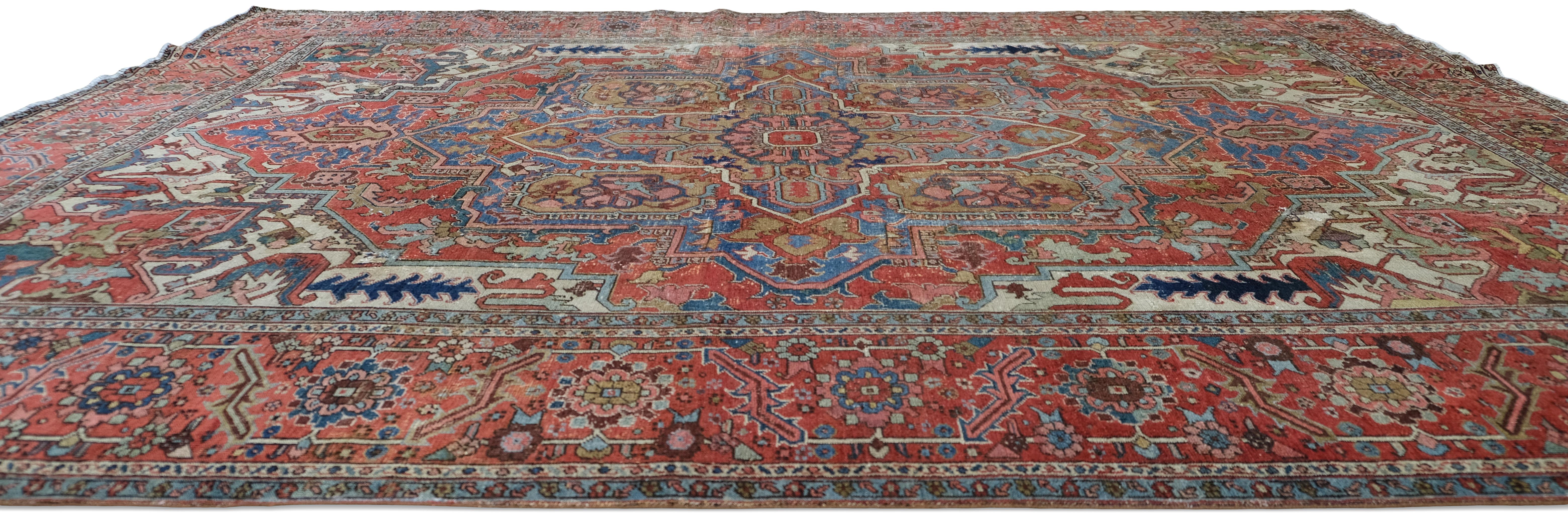 Antiker blauer und roter Heriz-Wollteppich 9'9''x12' (Persisch) im Angebot