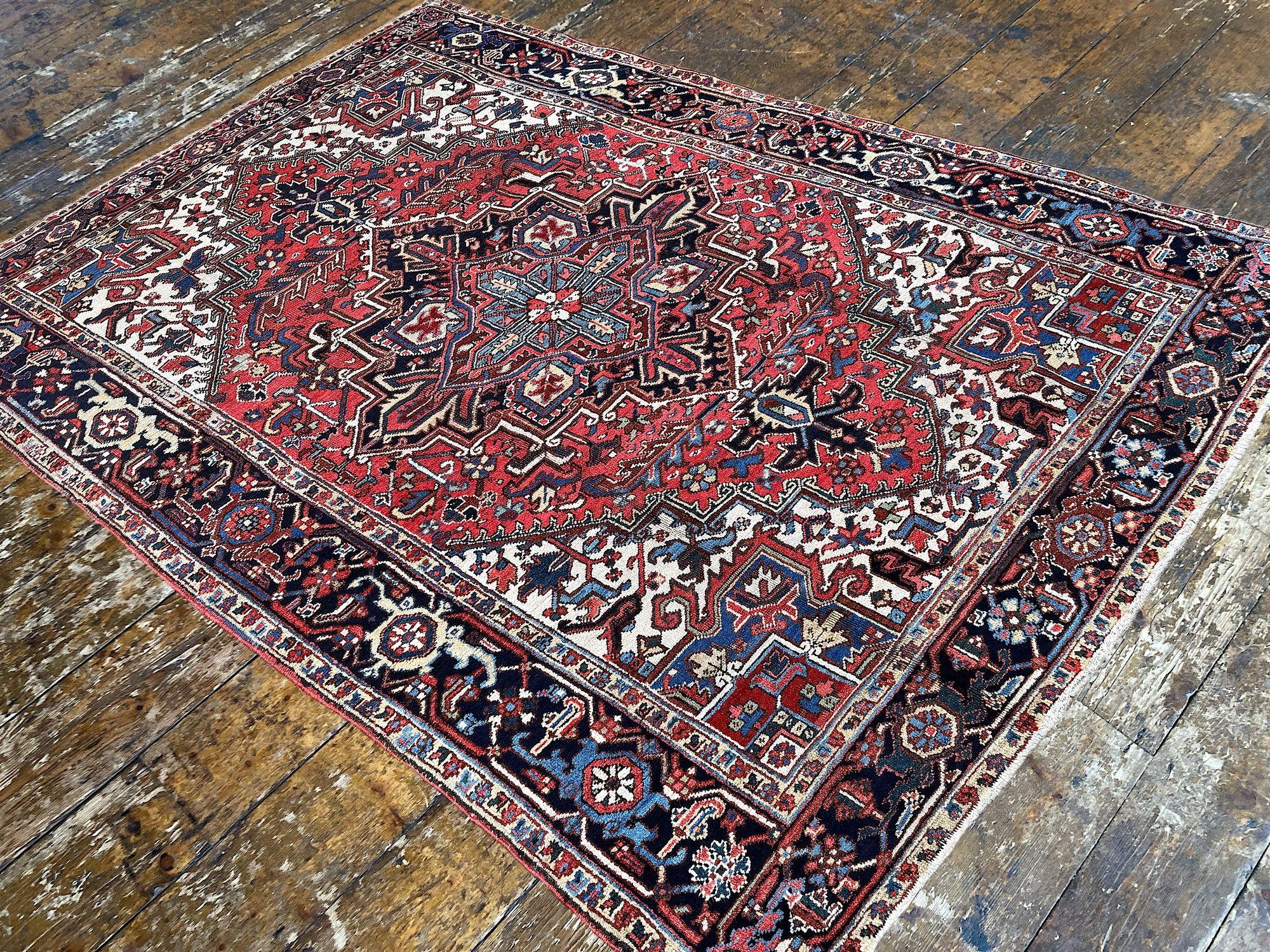 Laine Tapis ancien en Heriz 2.88m x 2.10m en vente