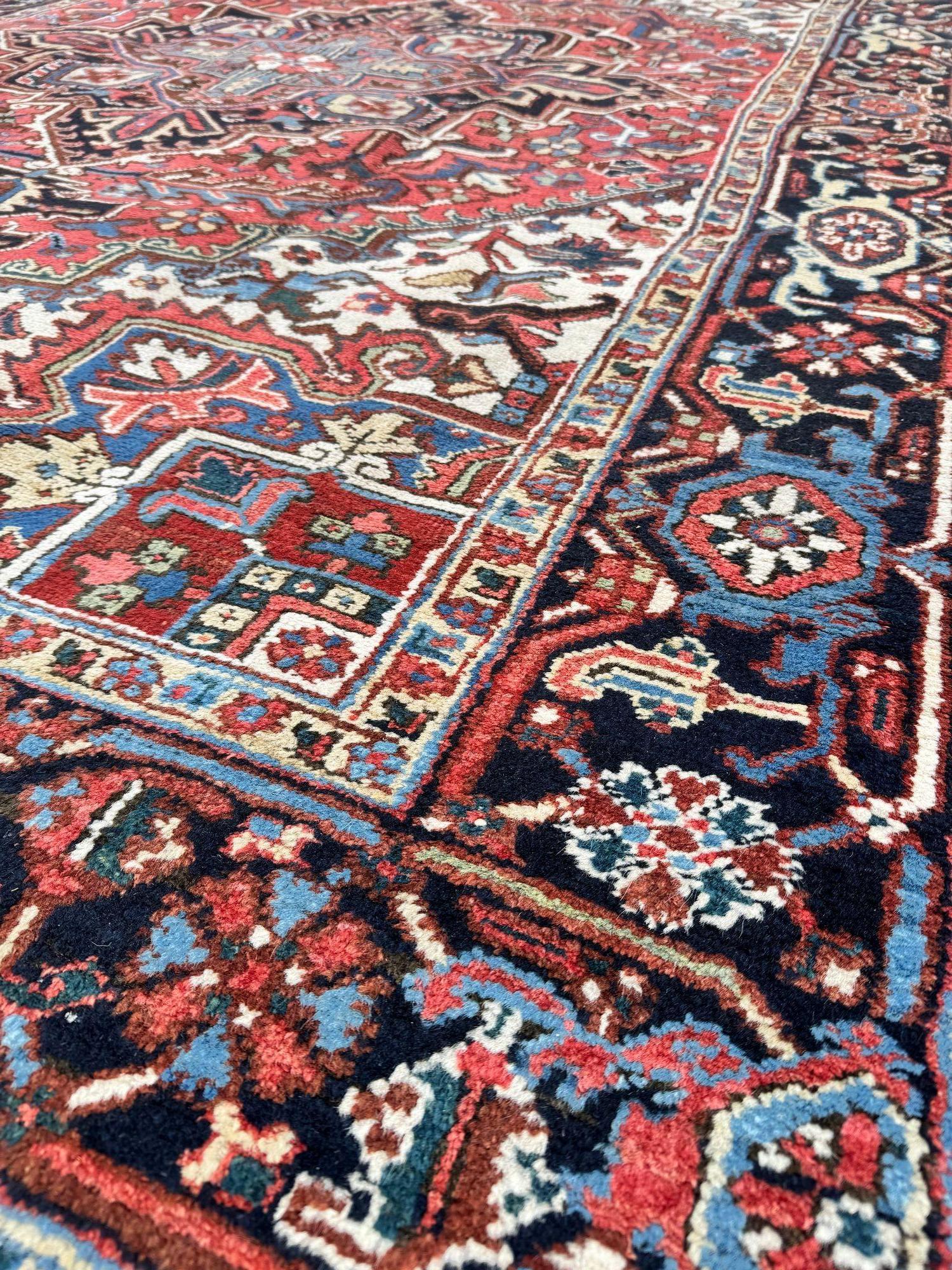 Tapis ancien en Heriz 2.88m x 2.10m en vente 4
