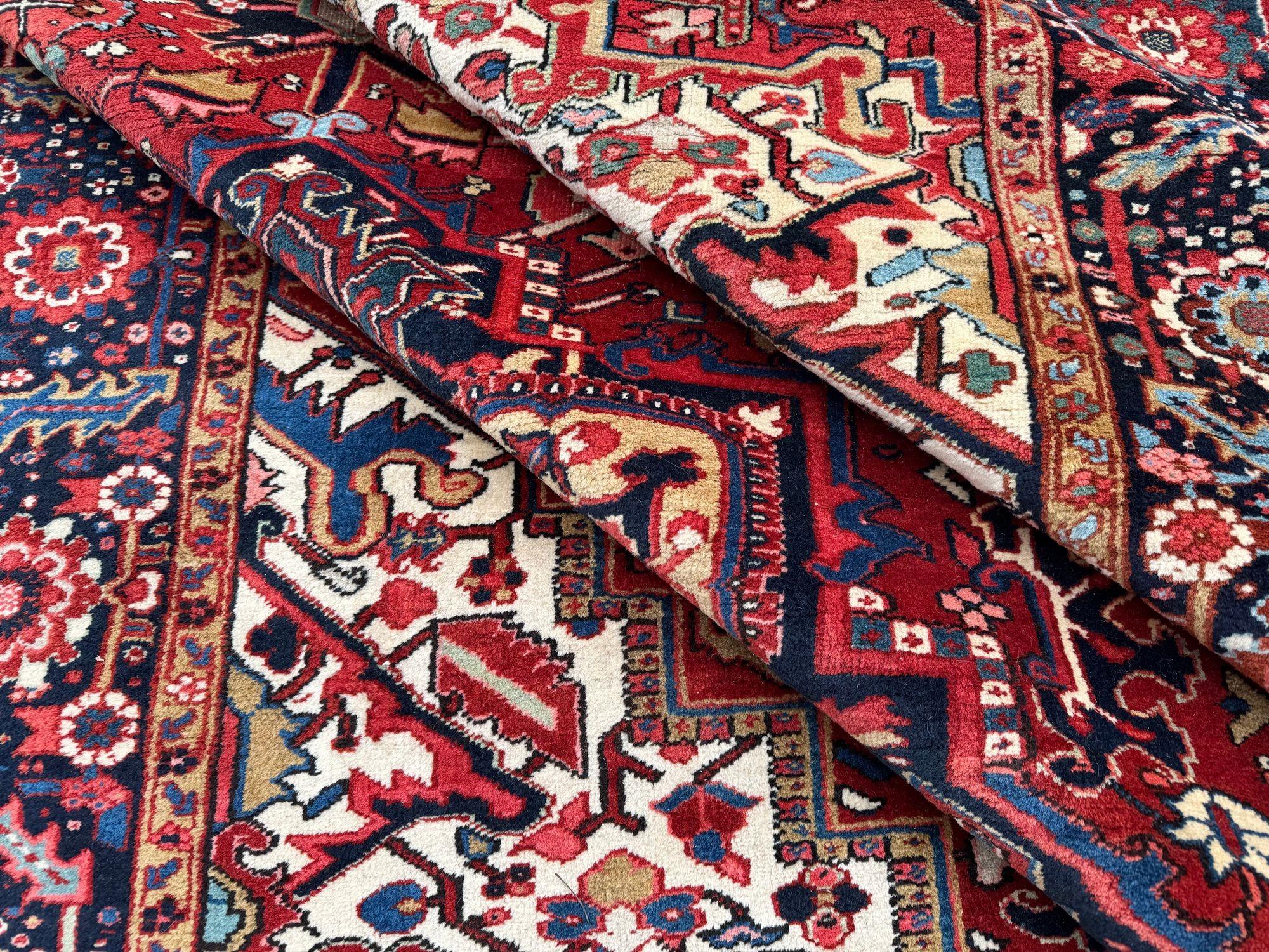 Antique Heriz Carpet 2.96m x 2.15m im Angebot 7