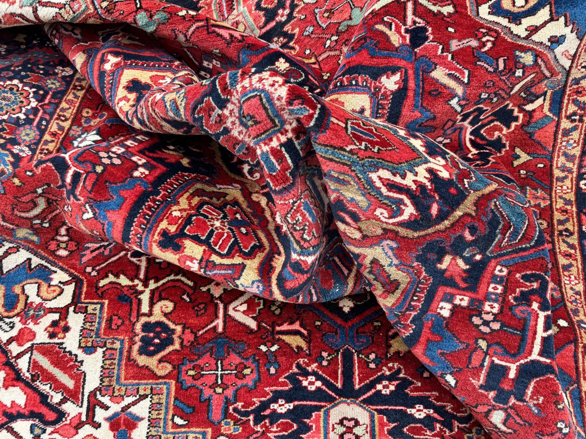 Antique Heriz Carpet 2.96m x 2.15m im Angebot 8