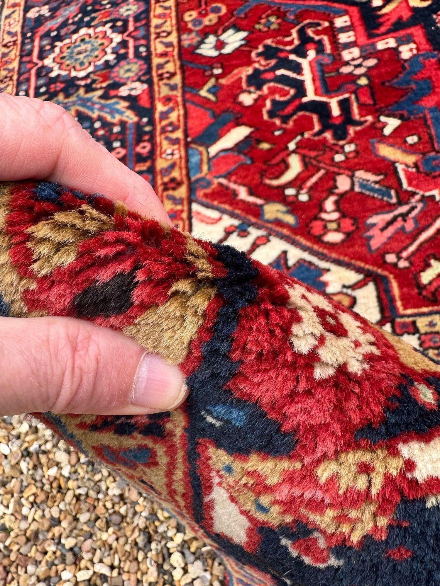 Antique Heriz Carpet 2.96m x 2.15m im Angebot 9