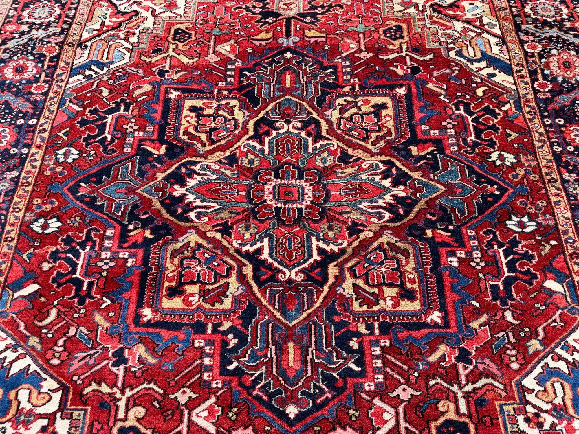 Antique Heriz Carpet 2.96m x 2.15m im Angebot 10