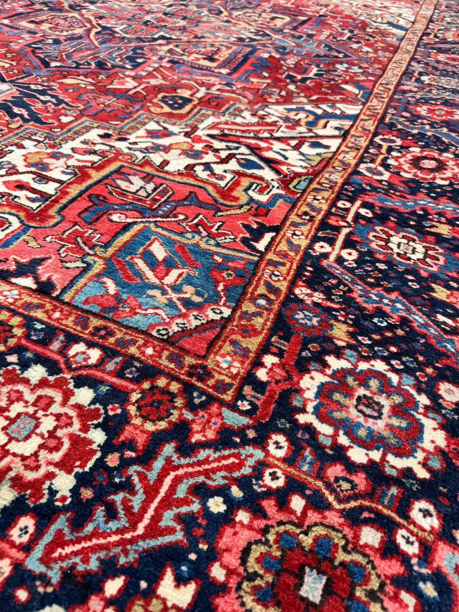Antique Heriz Carpet 2.96m x 2.15m im Angebot 11