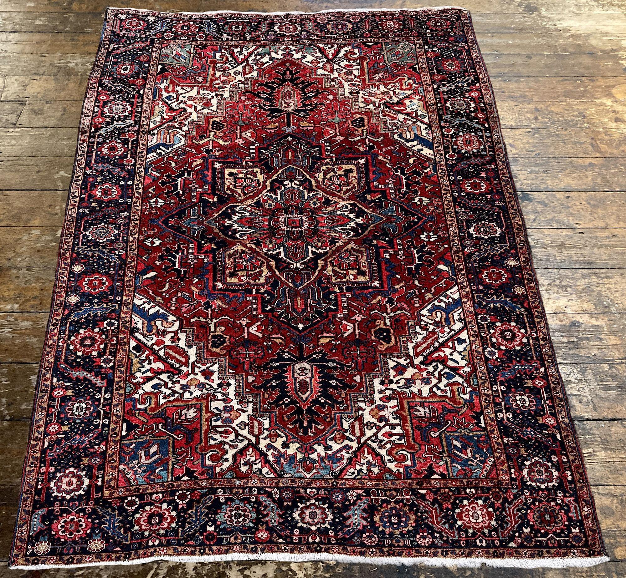 Antique Heriz Carpet 2.96m x 2.15m (Frühes 20. Jahrhundert) im Angebot