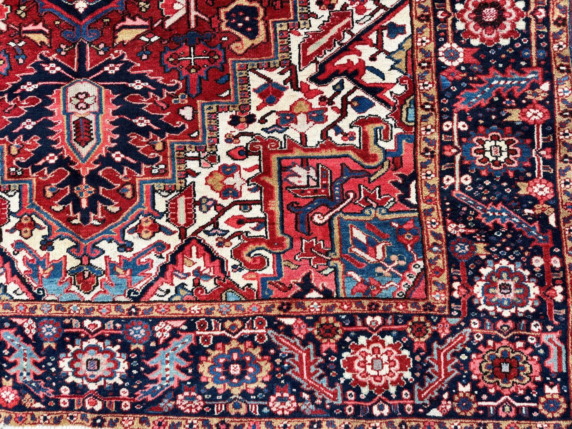 Antique Heriz Carpet 2.96m x 2.15m im Angebot 2