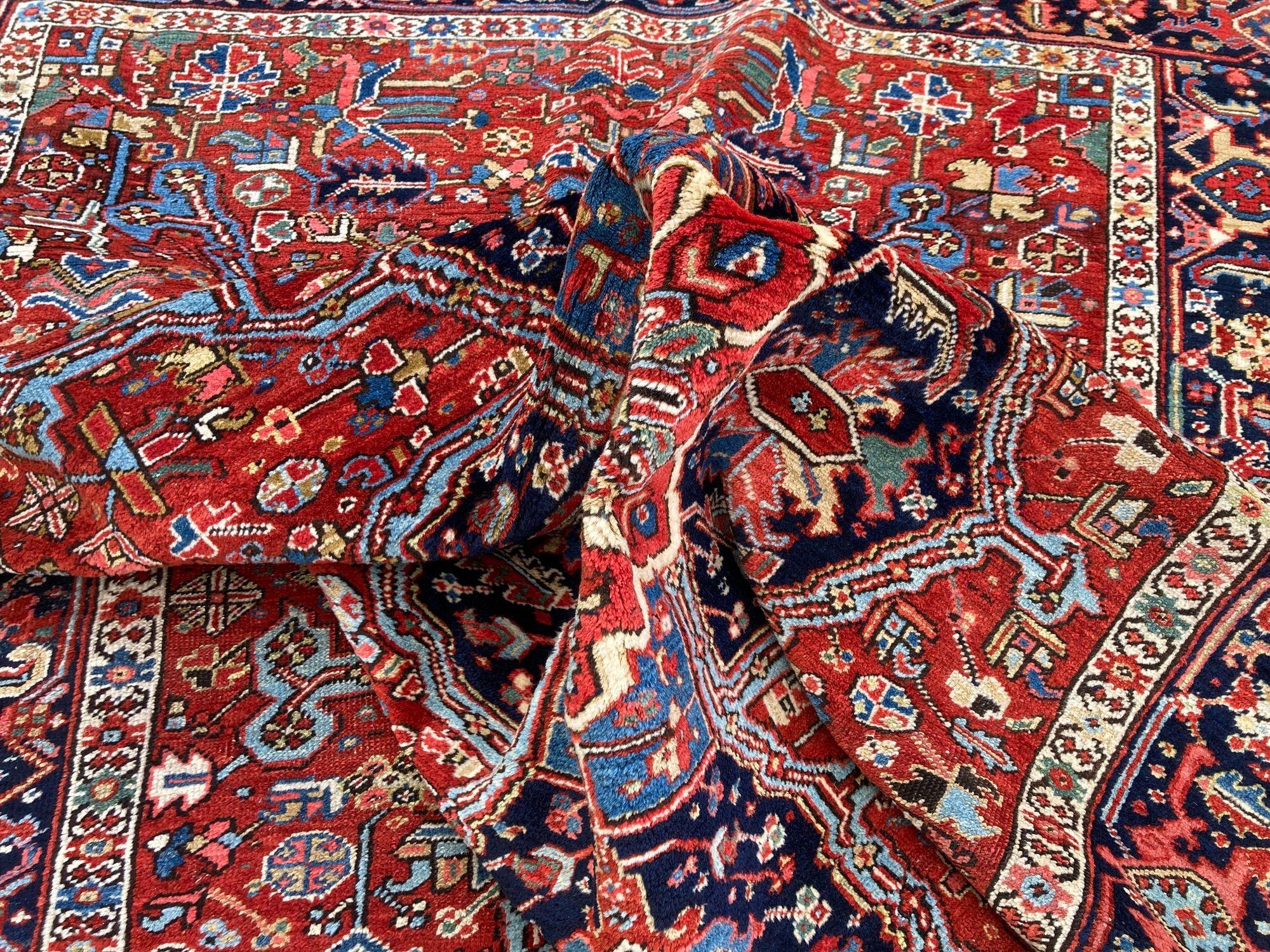 Antique Heriz Carpet 3.11m x 2.21m For Sale 13
