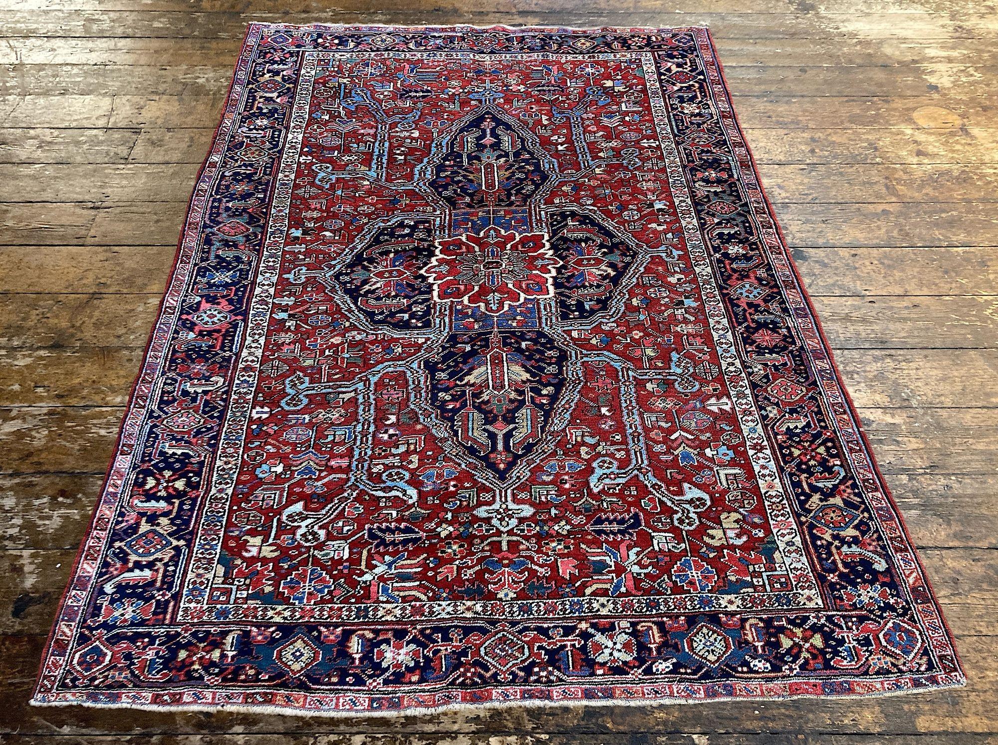 Early 20th Century Antique Heriz Carpet 3.11m x 2.21m For Sale