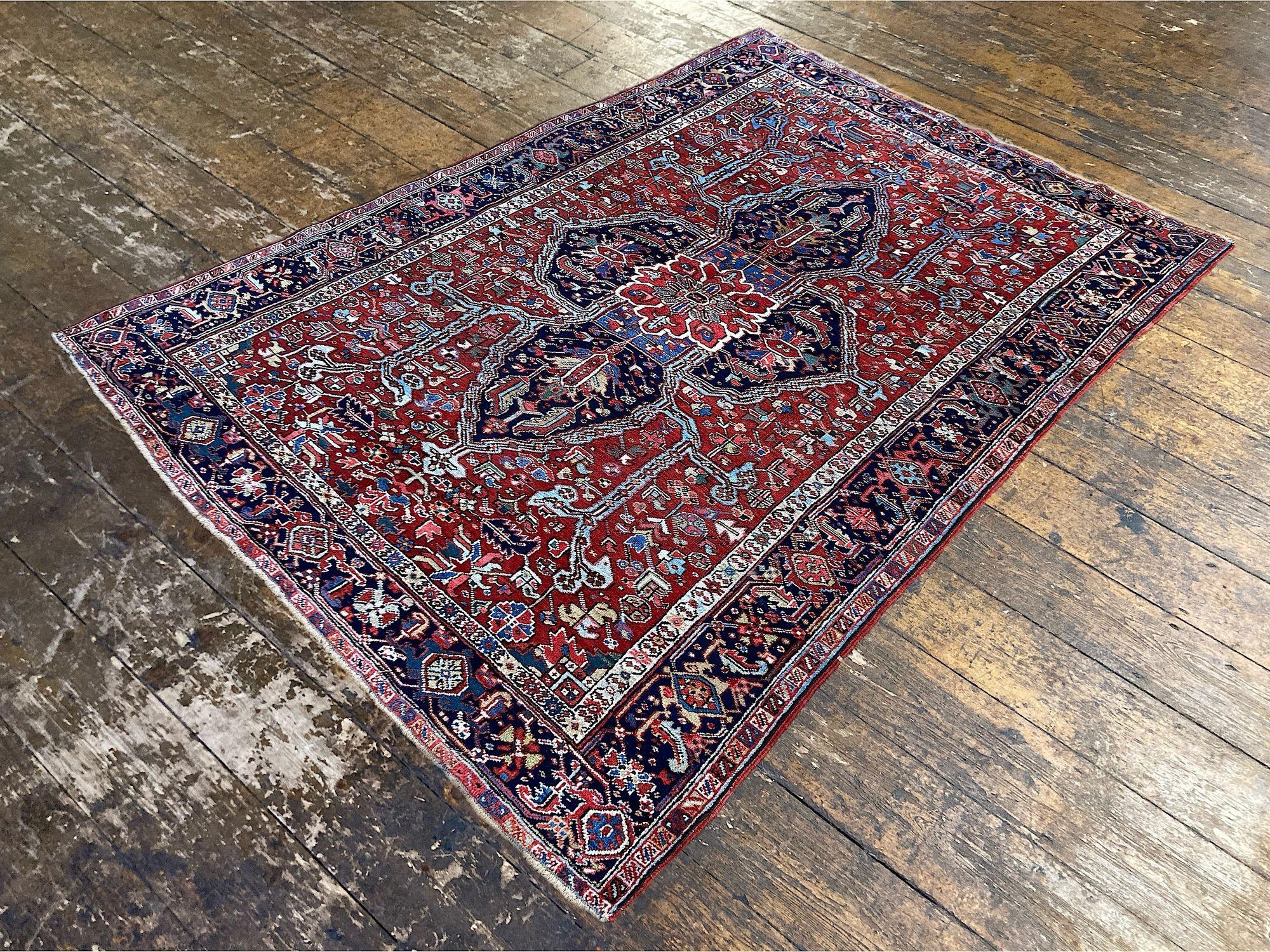 Wool Antique Heriz Carpet 3.11m x 2.21m For Sale