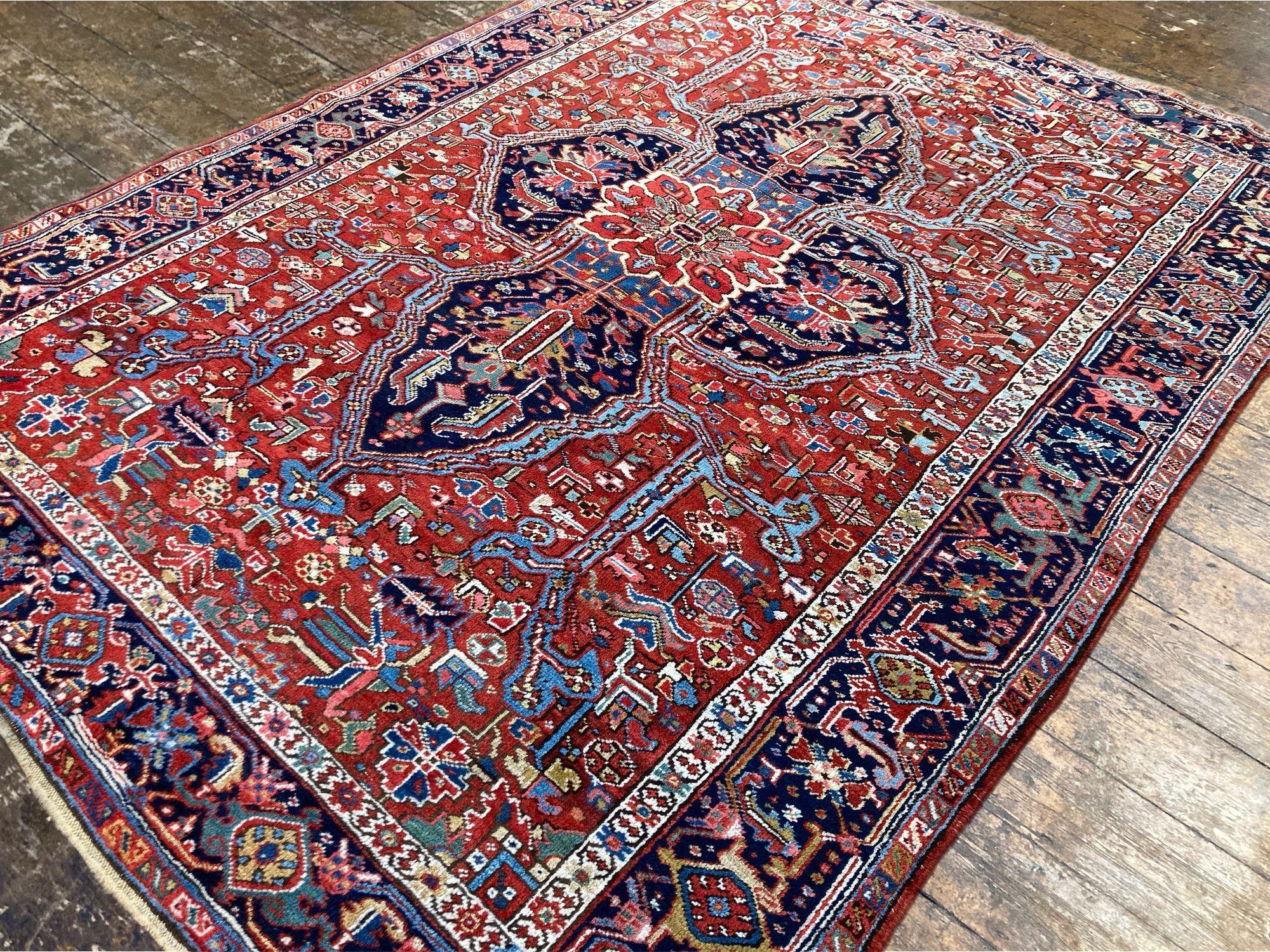 Antique Heriz Carpet 3.11m x 2.21m For Sale 1
