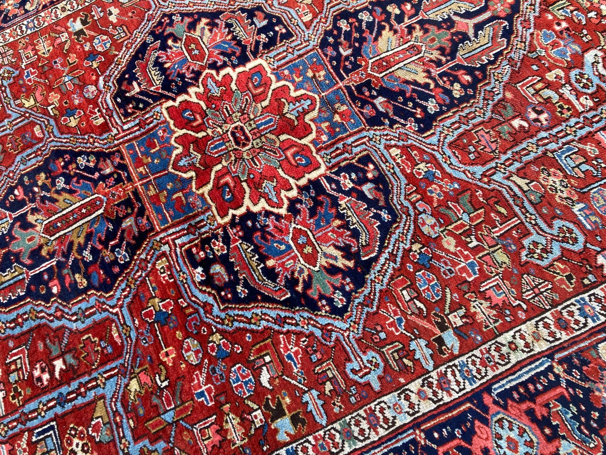 Antique Heriz Carpet 3.11m x 2.21m For Sale 3