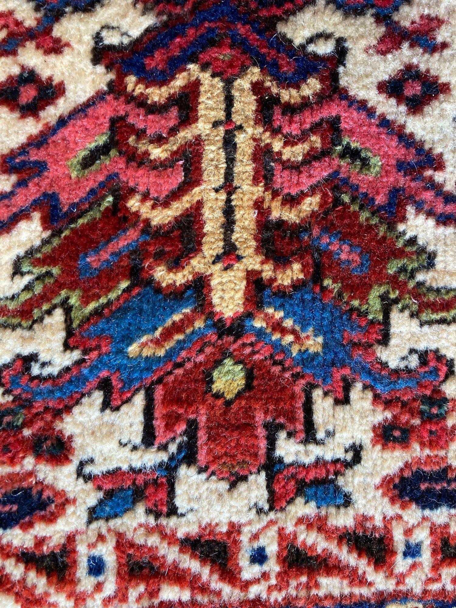 Antiker Heriz-Teppich 3,22 m x 2,48 m im Angebot 10