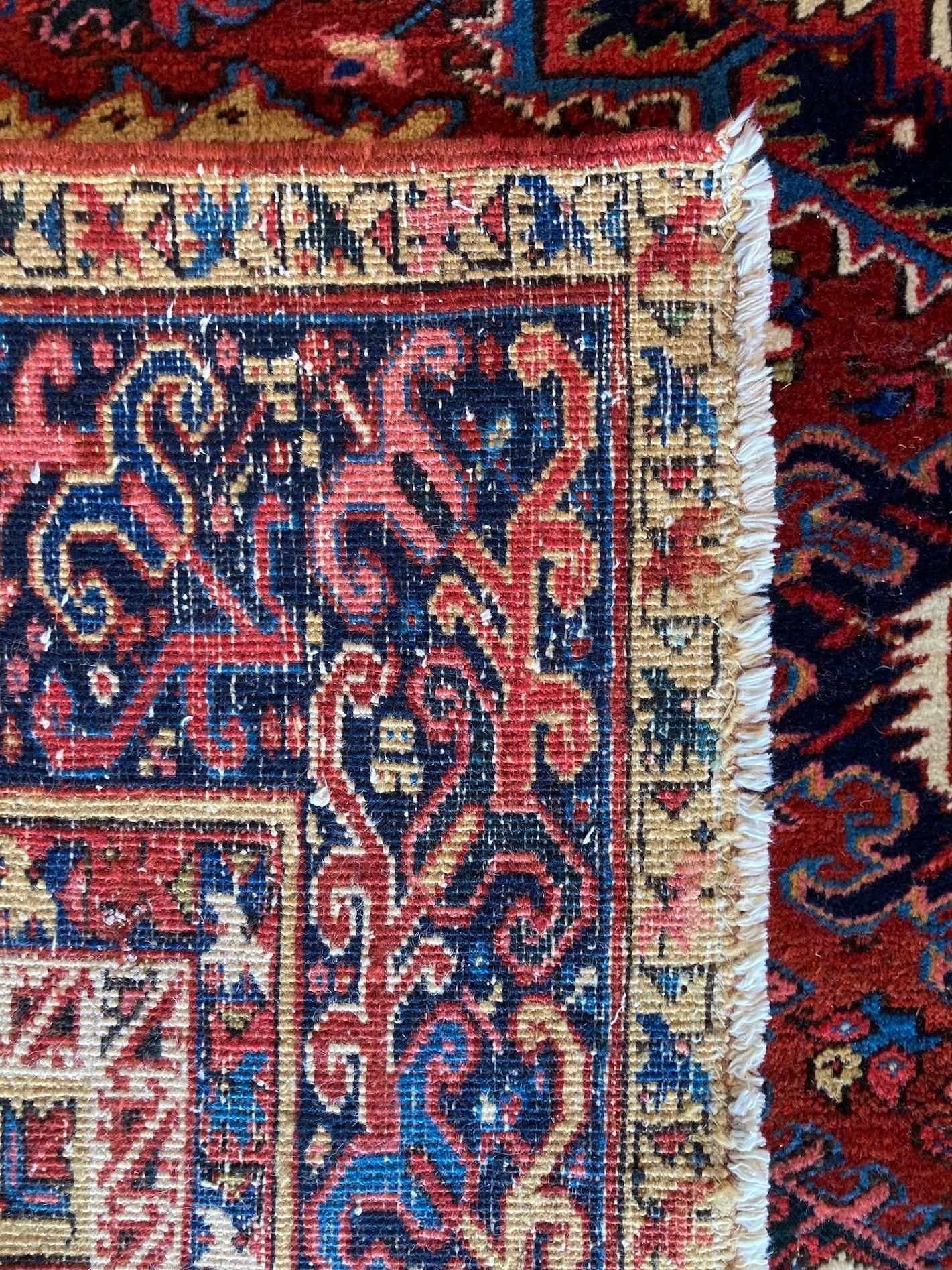 Antiker Heriz-Teppich 3,22 m x 2,48 m im Angebot 14