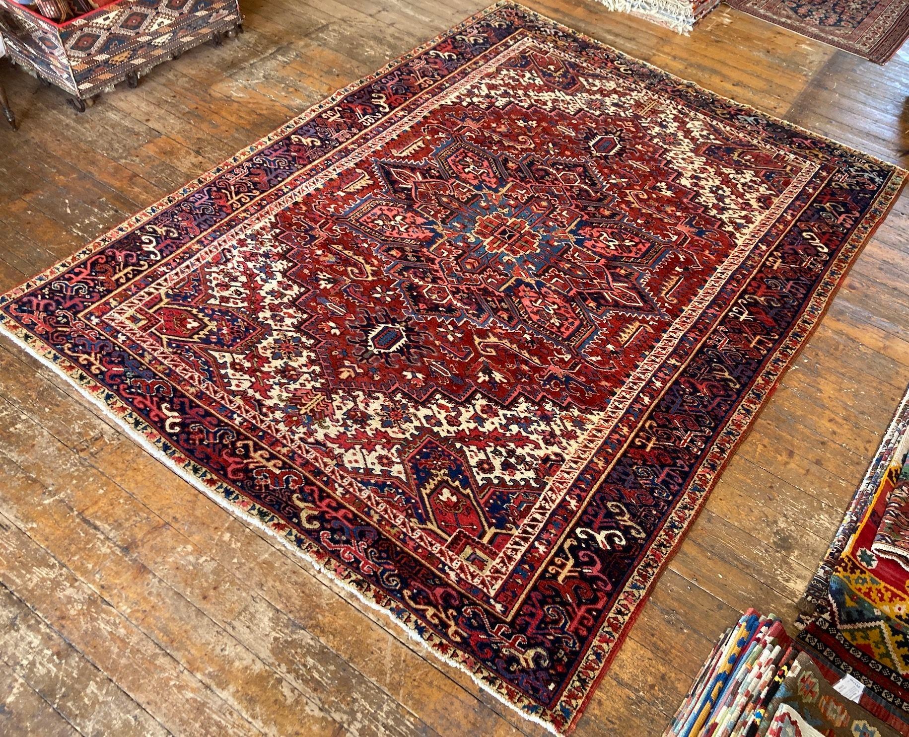 Antiker Heriz-Teppich 3,22 m x 2,48 m (Frühes 20. Jahrhundert) im Angebot