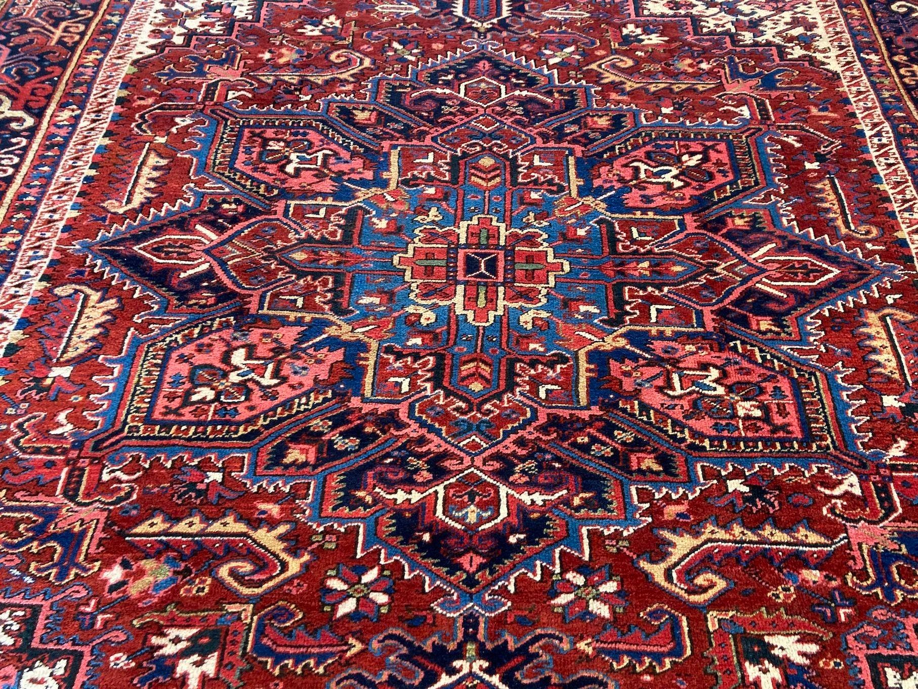 Antiker Heriz-Teppich 3,22 m x 2,48 m im Angebot 2