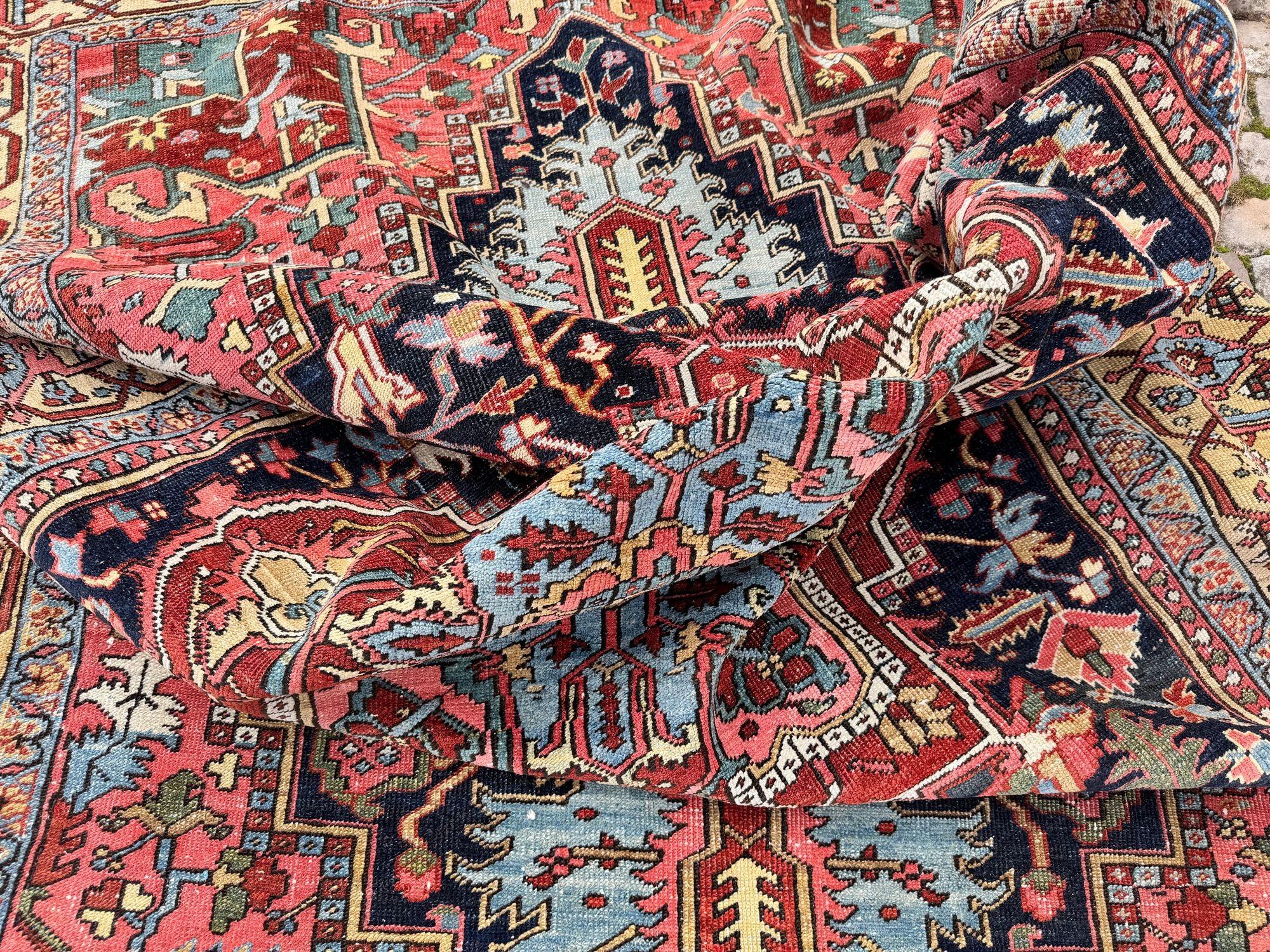 Tapis ancien en Heriz 3.29m x 2.12m en vente 13