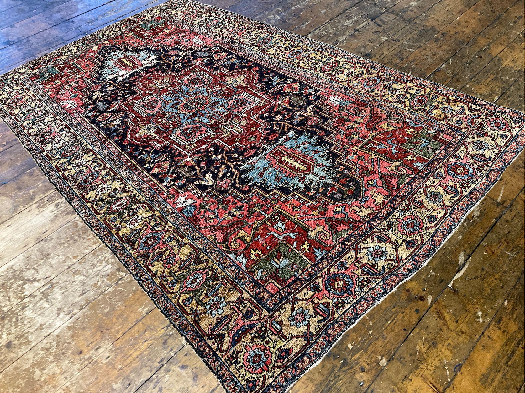 Laine Tapis ancien en Heriz 3.29m x 2.12m en vente