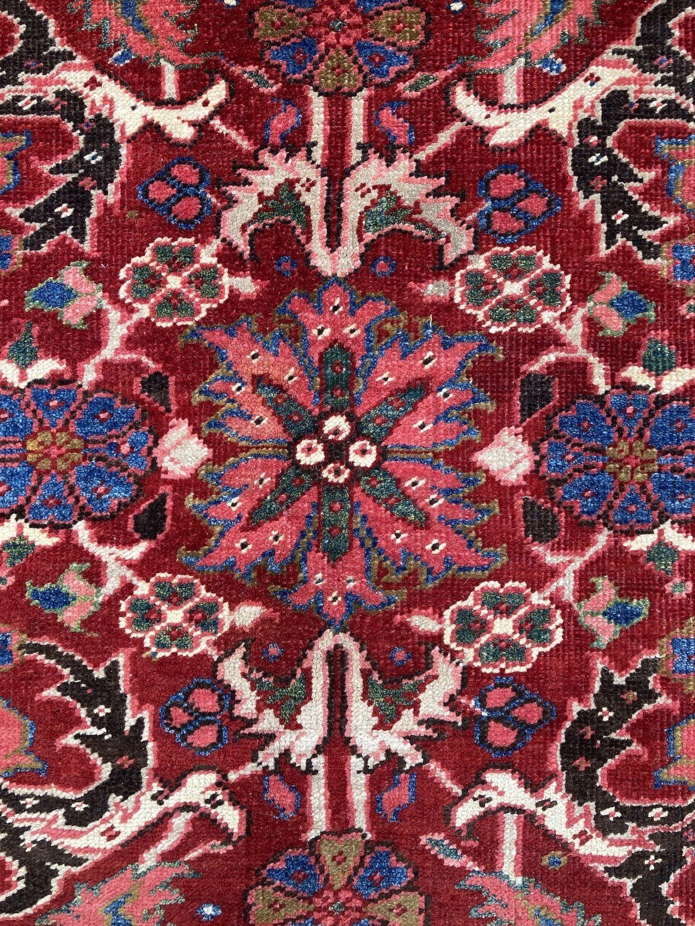Antiker Heriz-Teppich 3,29 m x 2,25 m im Angebot 4