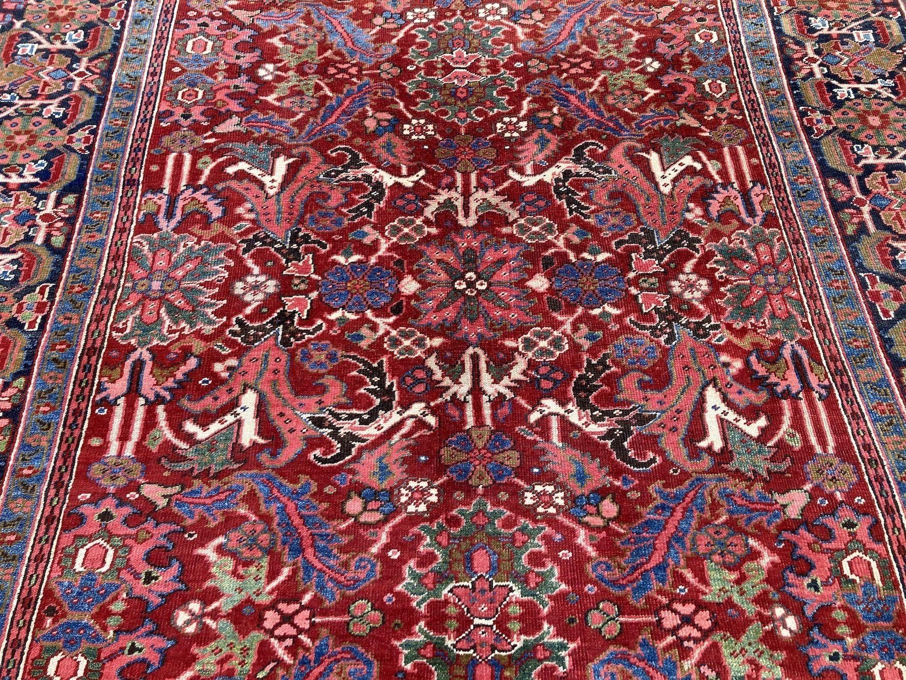 Antiker Heriz-Teppich 3,29 m x 2,25 m (Frühes 20. Jahrhundert) im Angebot