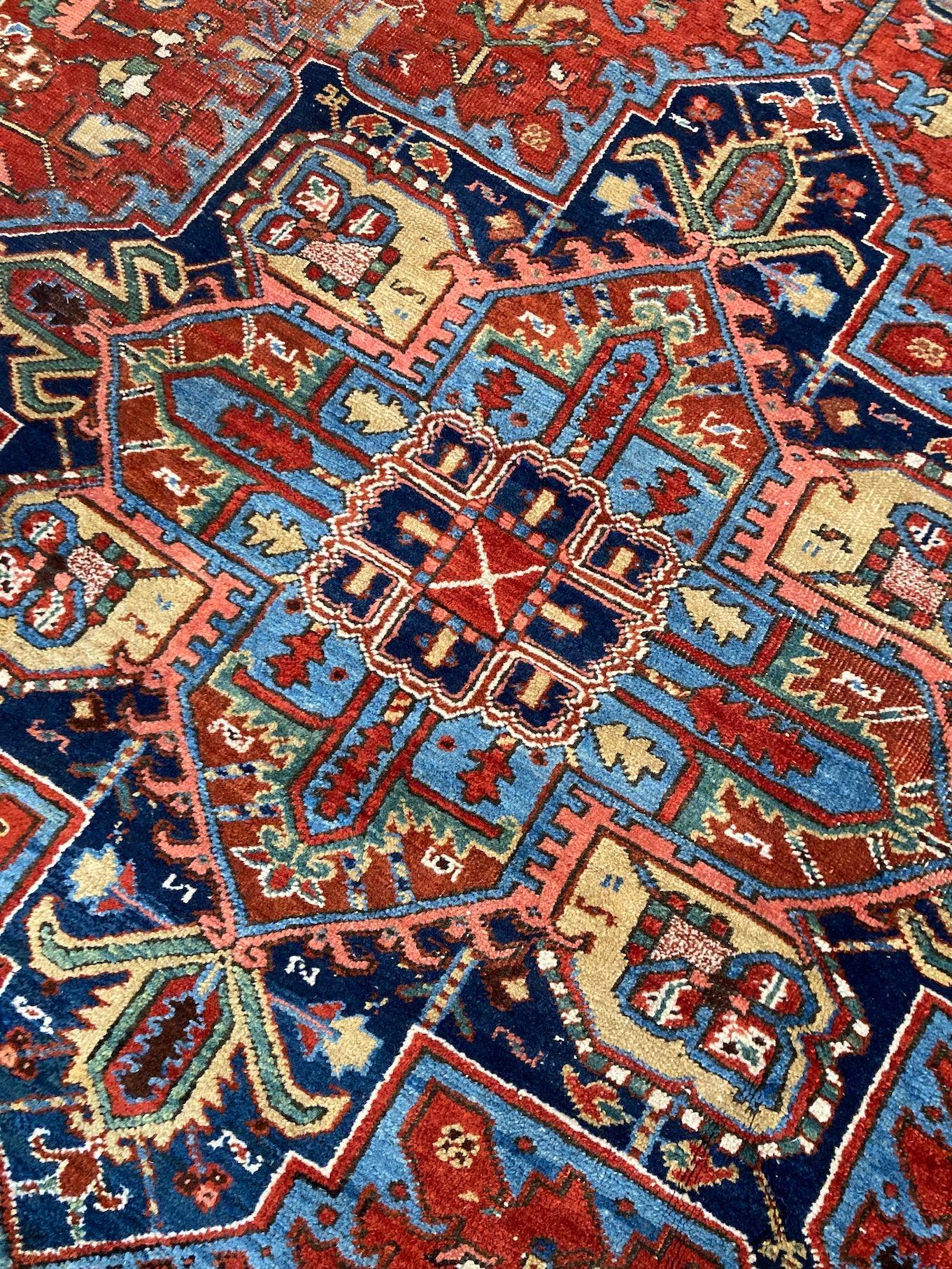 Antique Heriz Carpet 3.37m x 2.42m For Sale 10