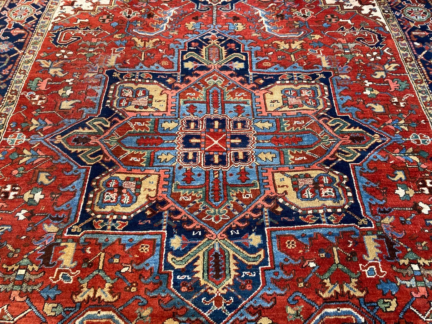 Antique Heriz Carpet 3.37m x 2.42m For Sale 2