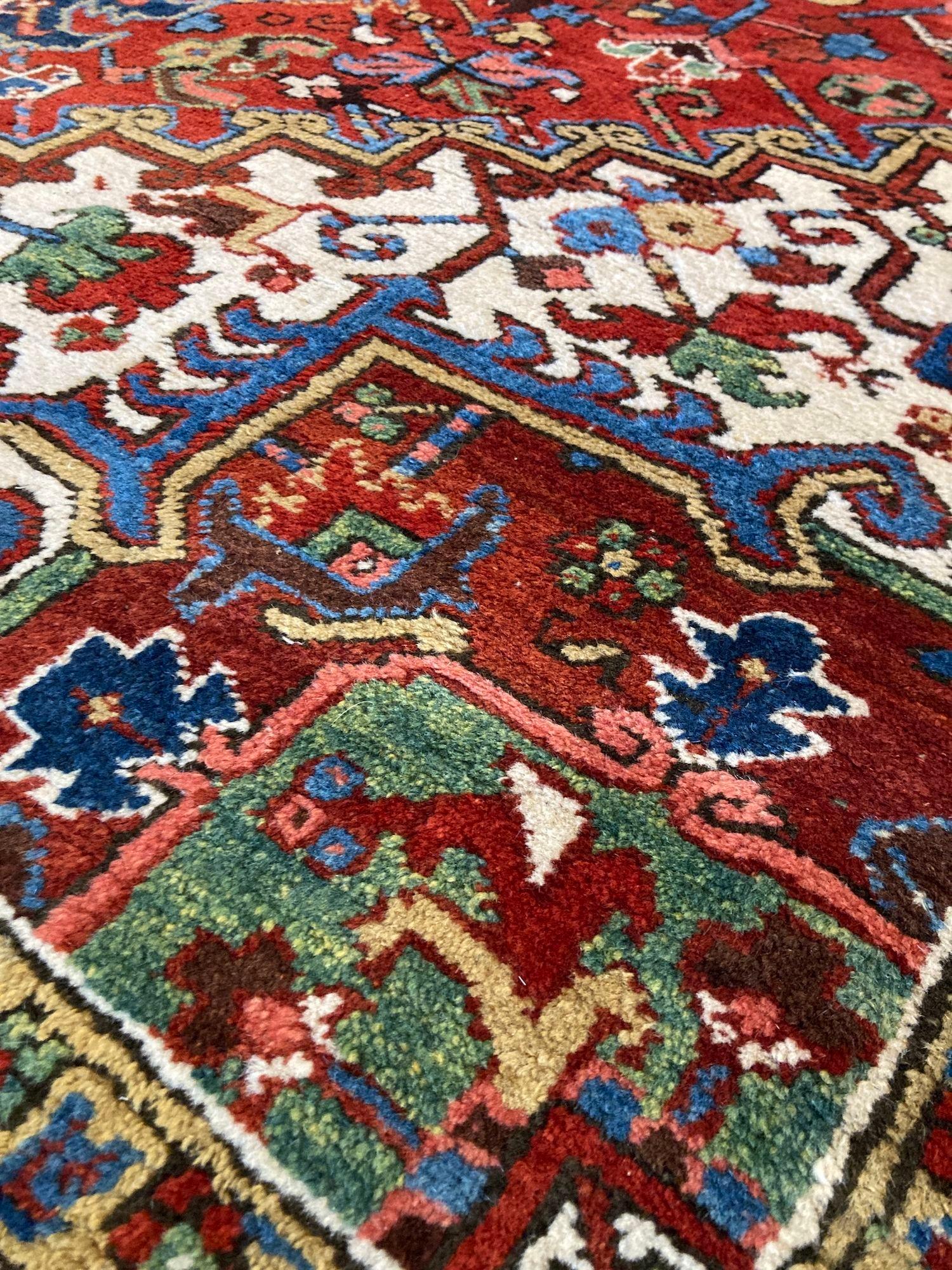 Antiker Heriz-Teppich 3,37 m x 2,42 m im Angebot 4