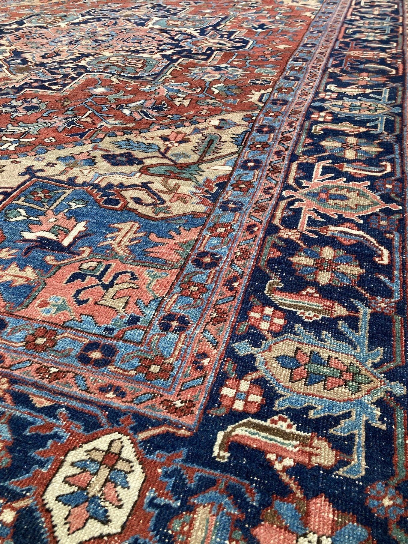 Antique Heriz Carpet 3.43m x 2.56m For Sale 1