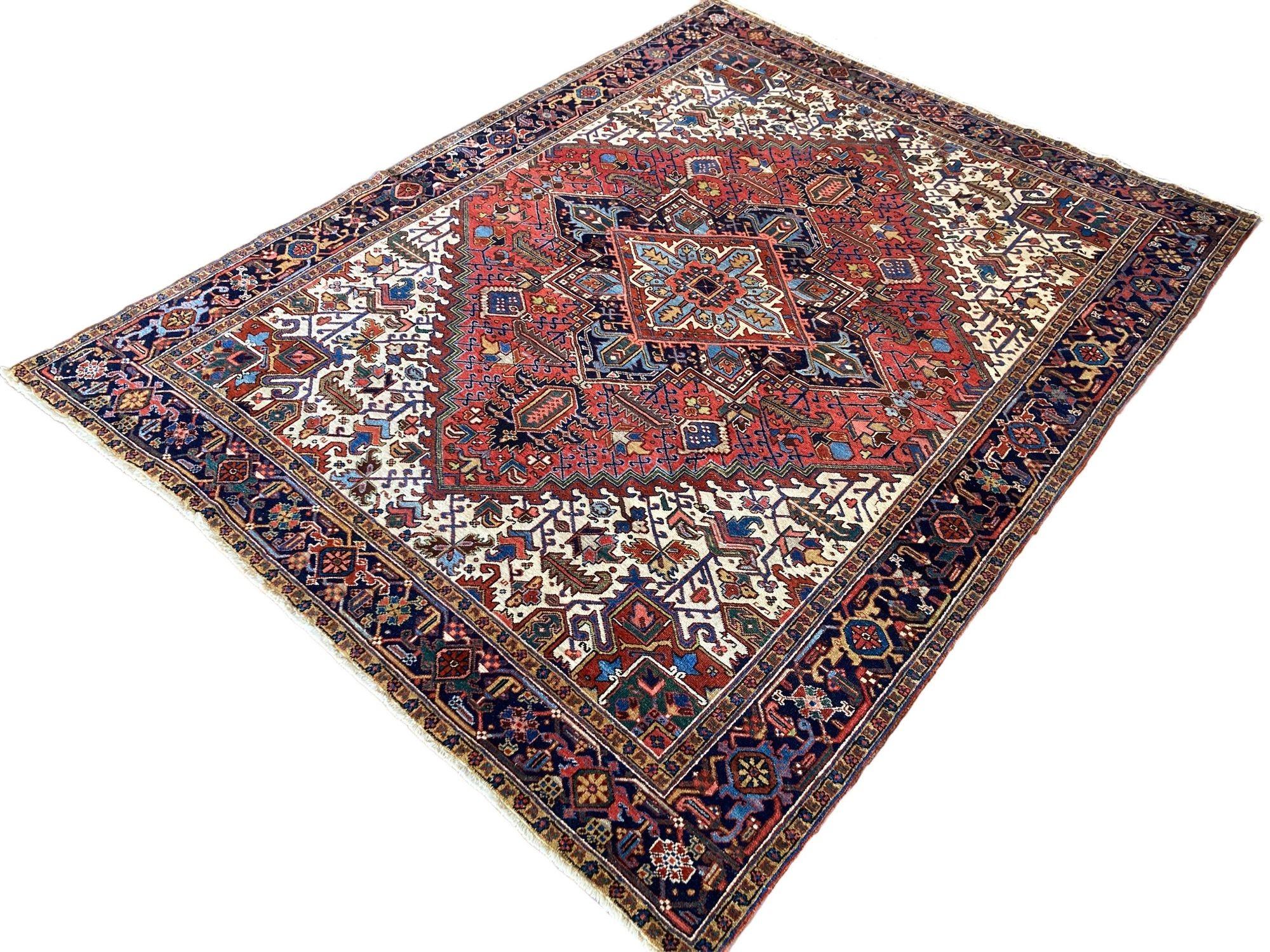 Antiker Heriz-Teppich 3,44 m x 2,63 m im Zustand „Gut“ im Angebot in St. Albans, GB