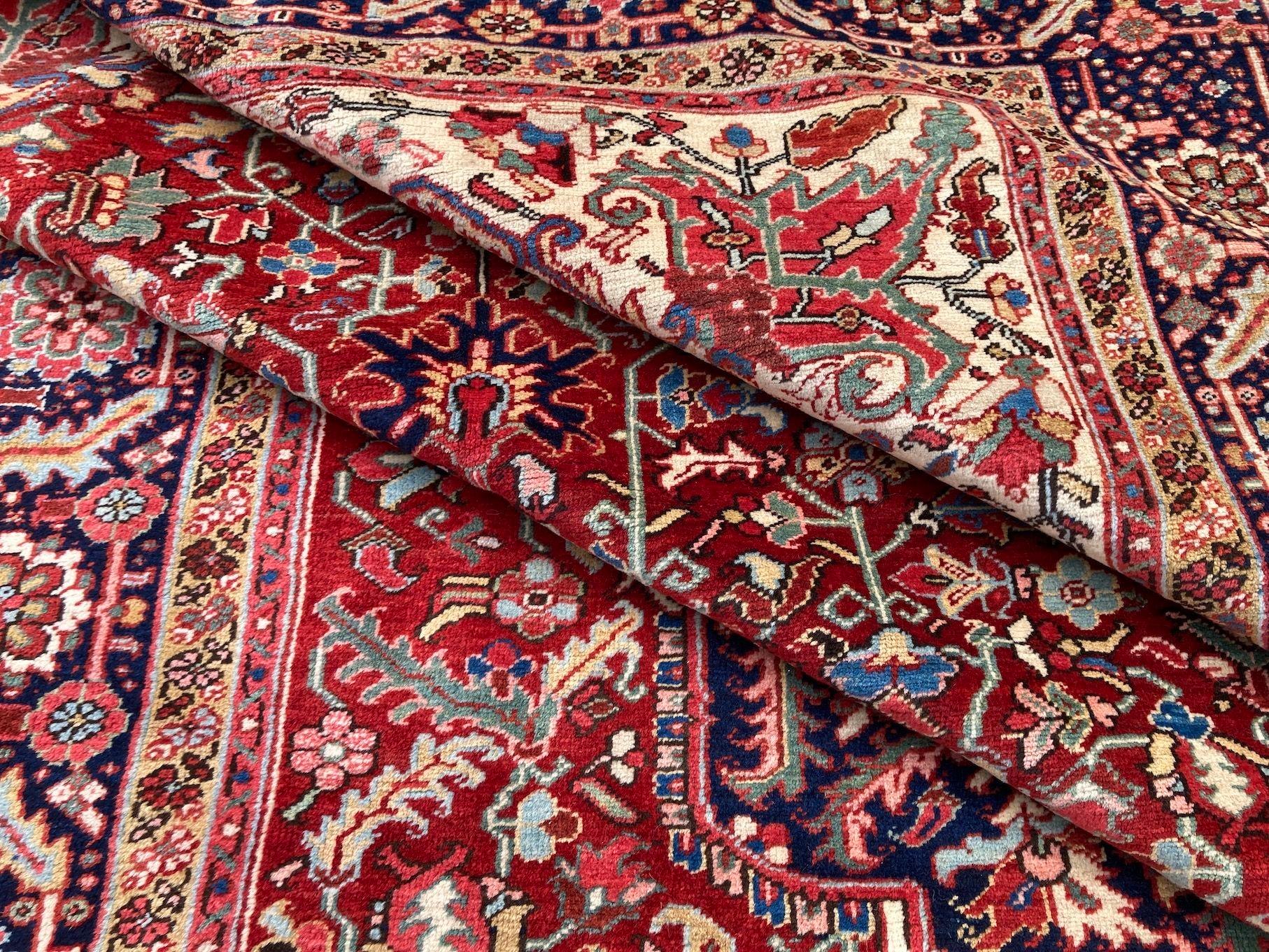 Antique Heriz Carpet 3.58m x 2.27m For Sale 10