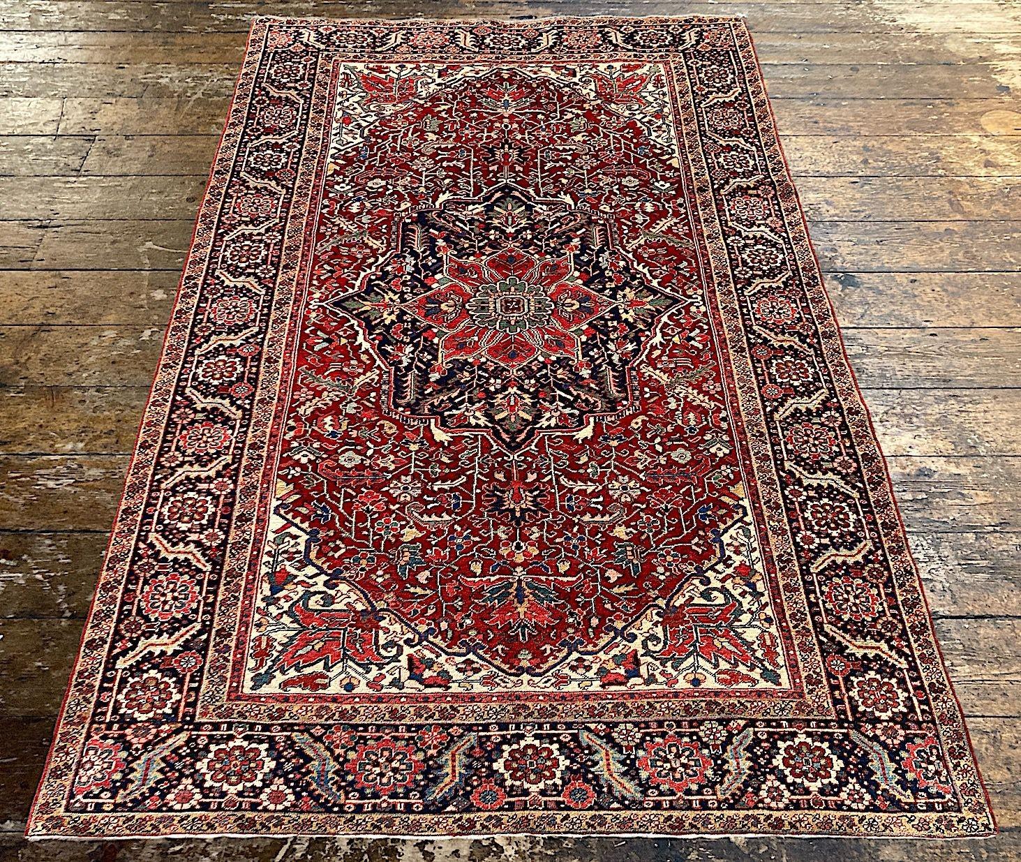 Early 20th Century Antique Heriz Carpet 3.58m x 2.27m For Sale