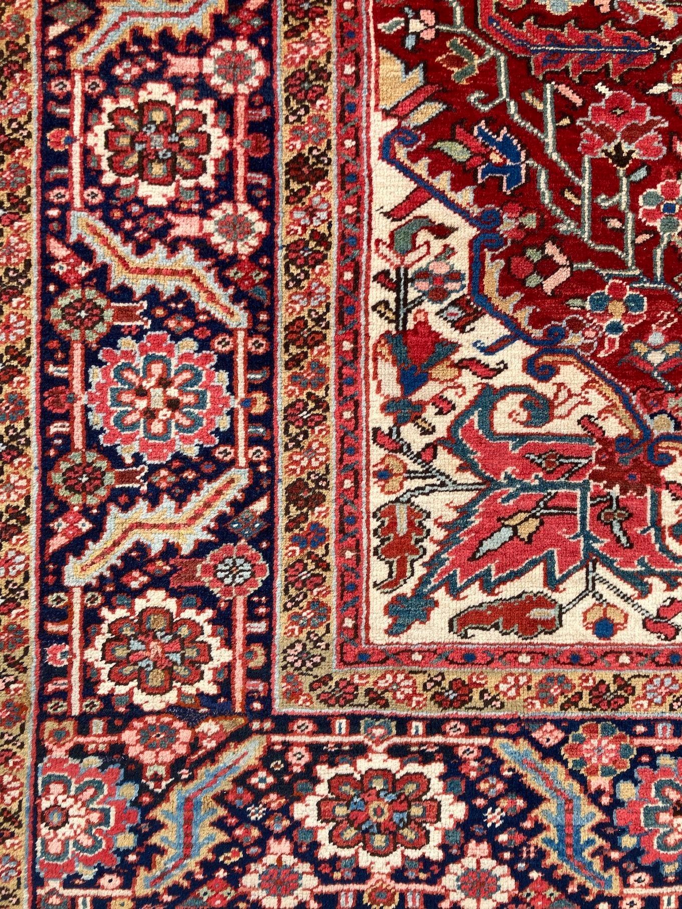 Antique Heriz Carpet 3.58m x 2.27m For Sale 1