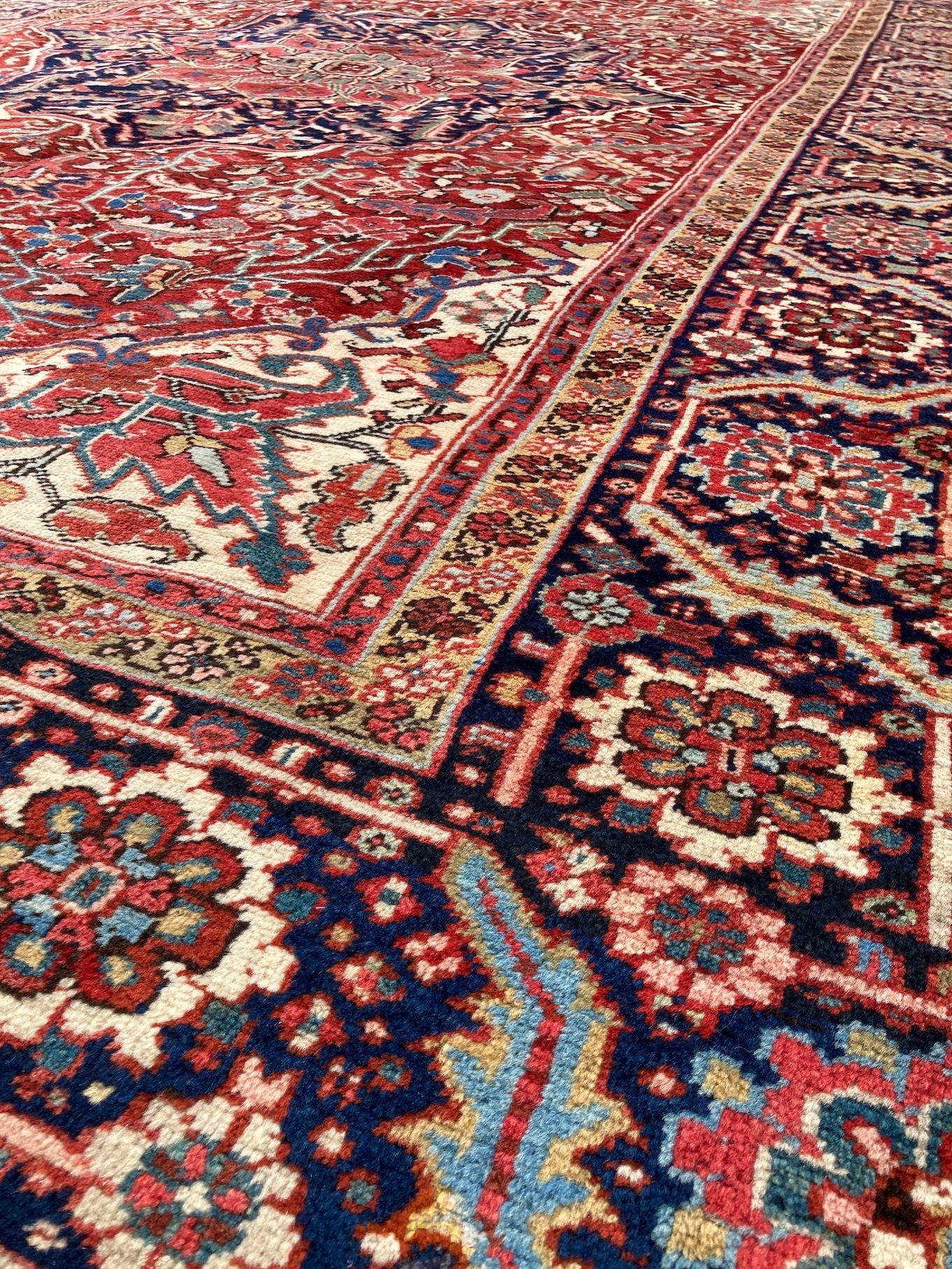 Antique Heriz Carpet 3.58m x 2.27m For Sale 3