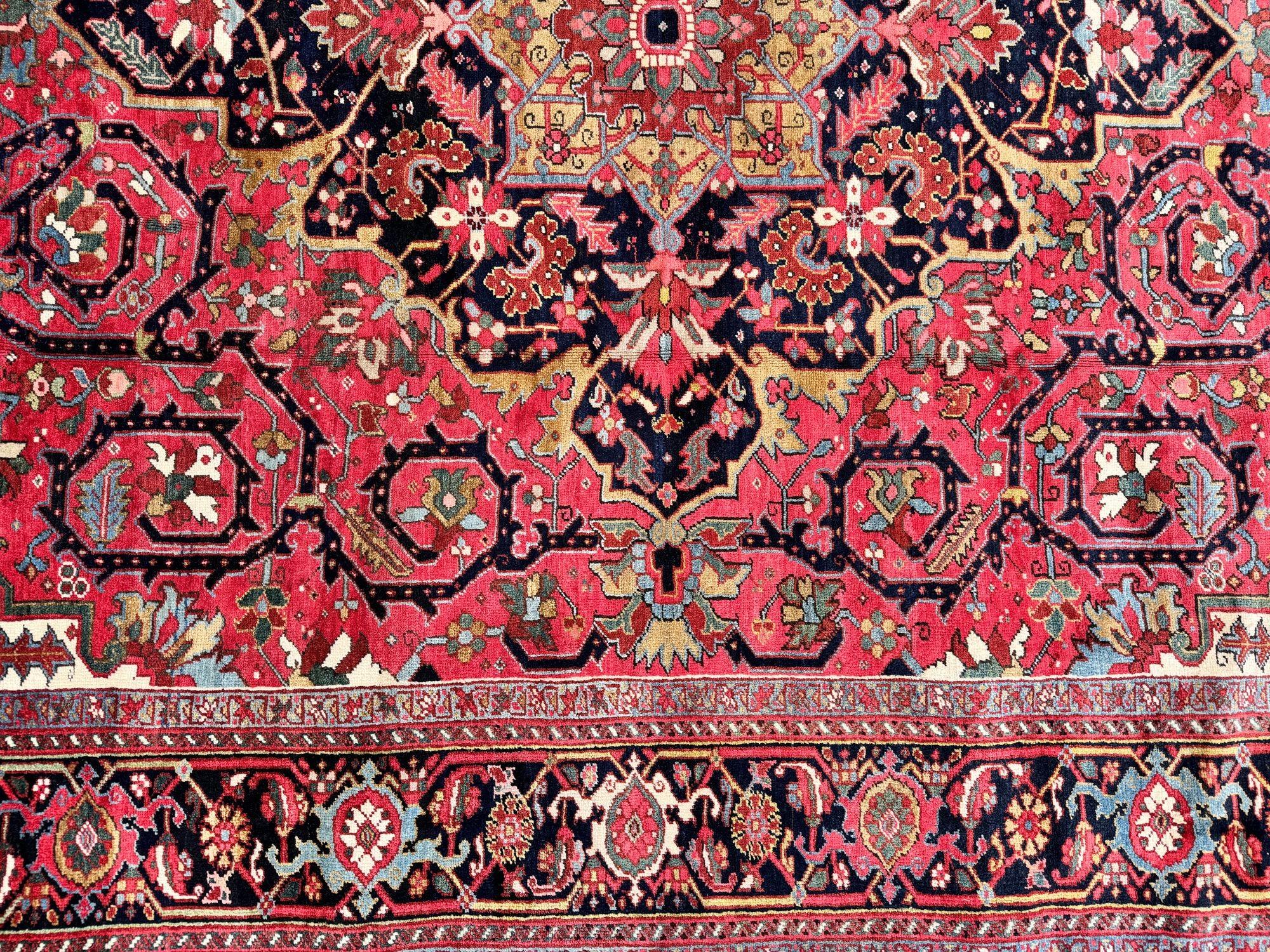 Antique Heriz Carpet 3.68m x 2.65m For Sale 8