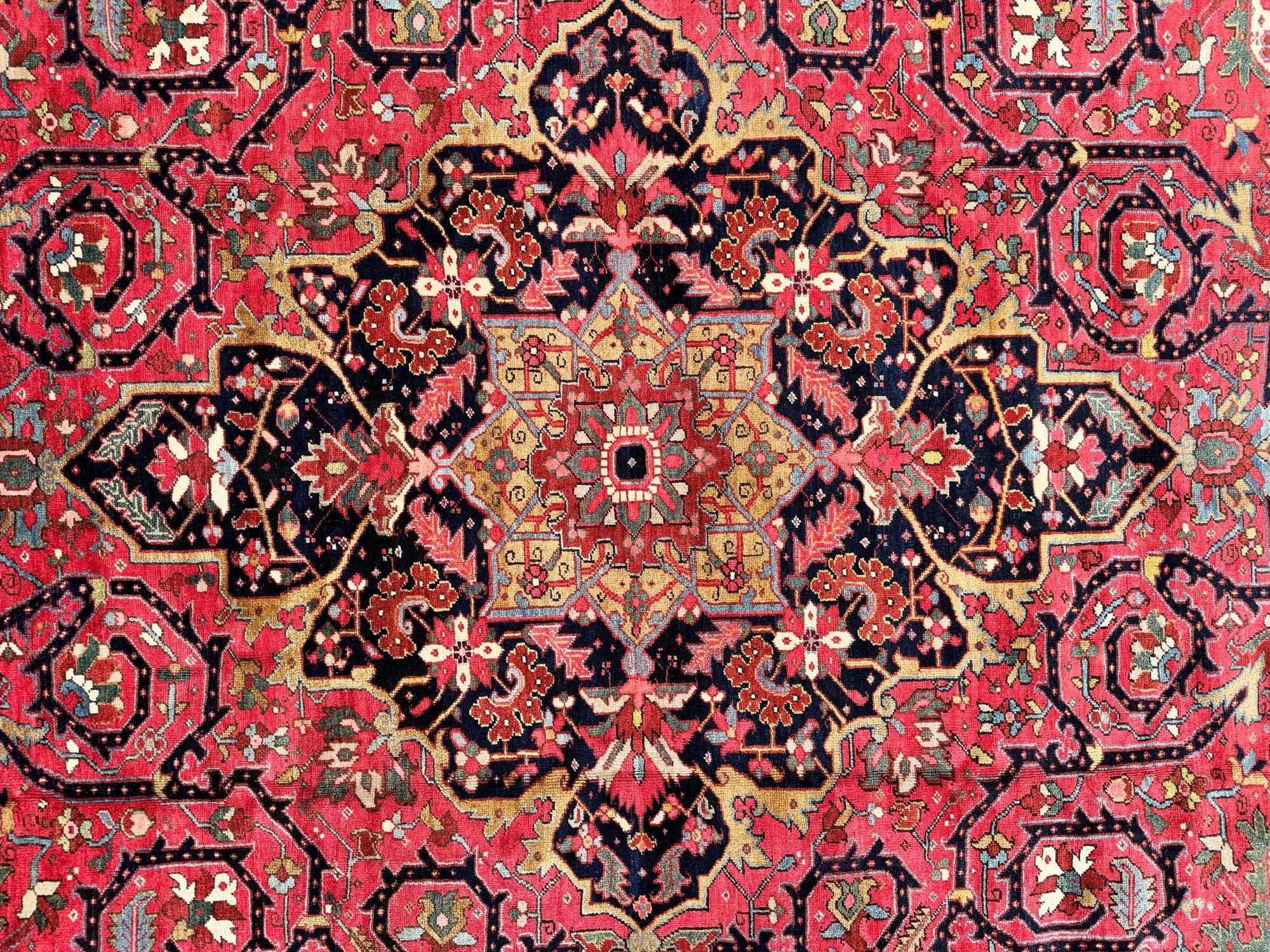 Antique Heriz Carpet 3.68m x 2.65m For Sale 9
