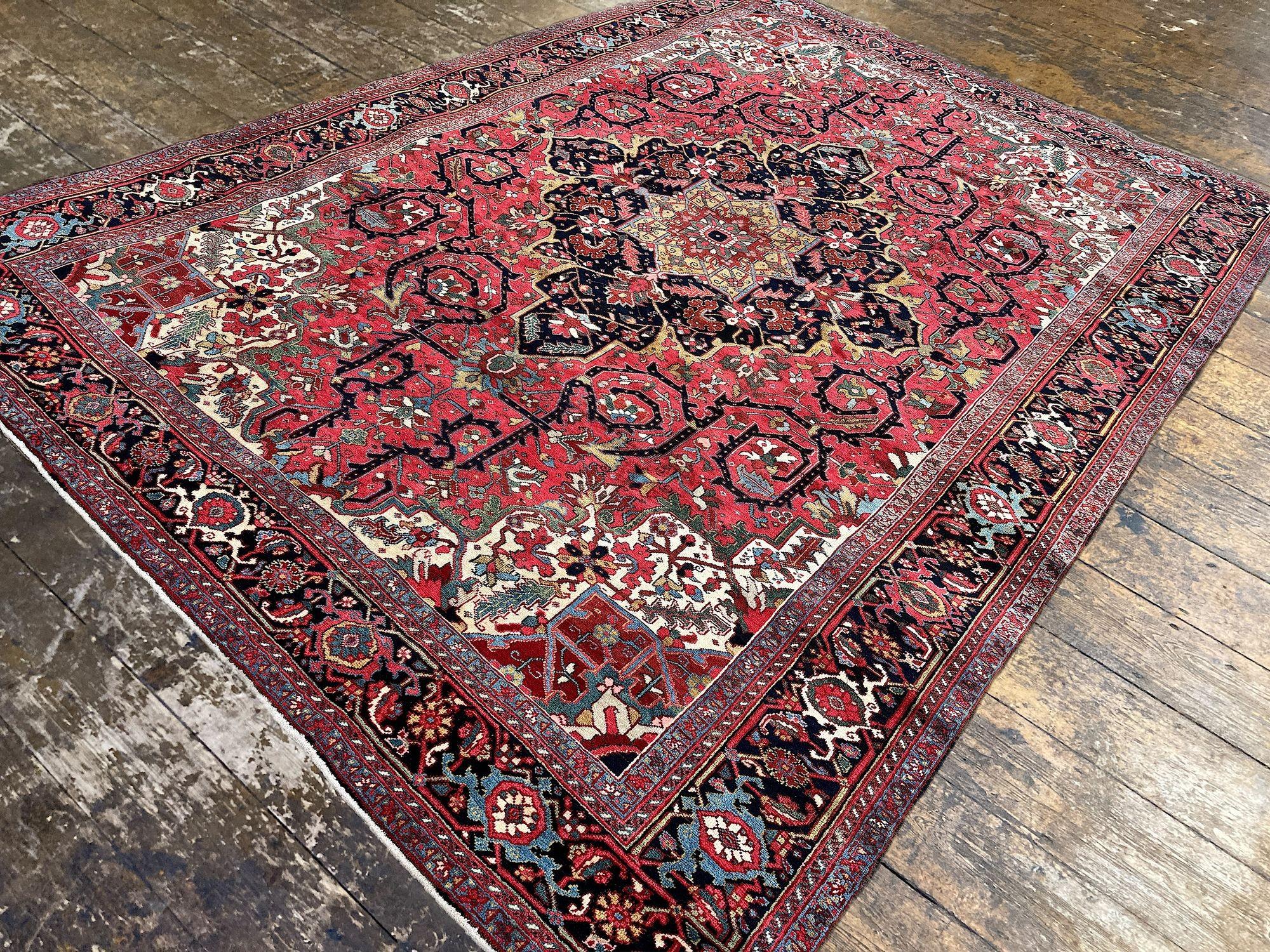 Antique Heriz Carpet 3.68m x 2.65m For Sale 1