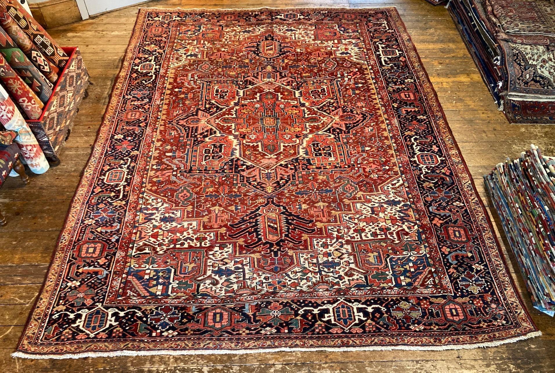 Early 20th Century Antique Heriz Carpet 3.78m x 2.81m For Sale