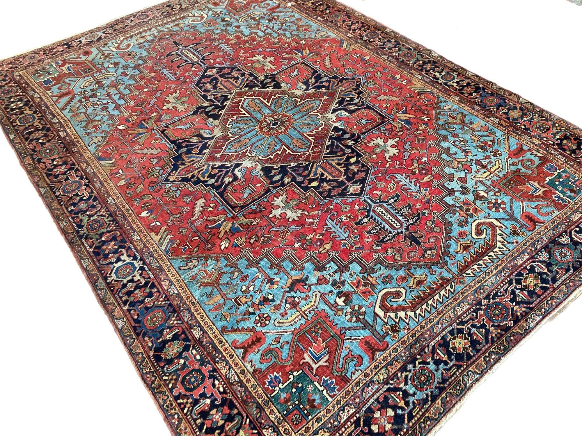 Antiker Heriz-Teppich 3,96 m x 2,93 m im Zustand „Gut“ im Angebot in St. Albans, GB